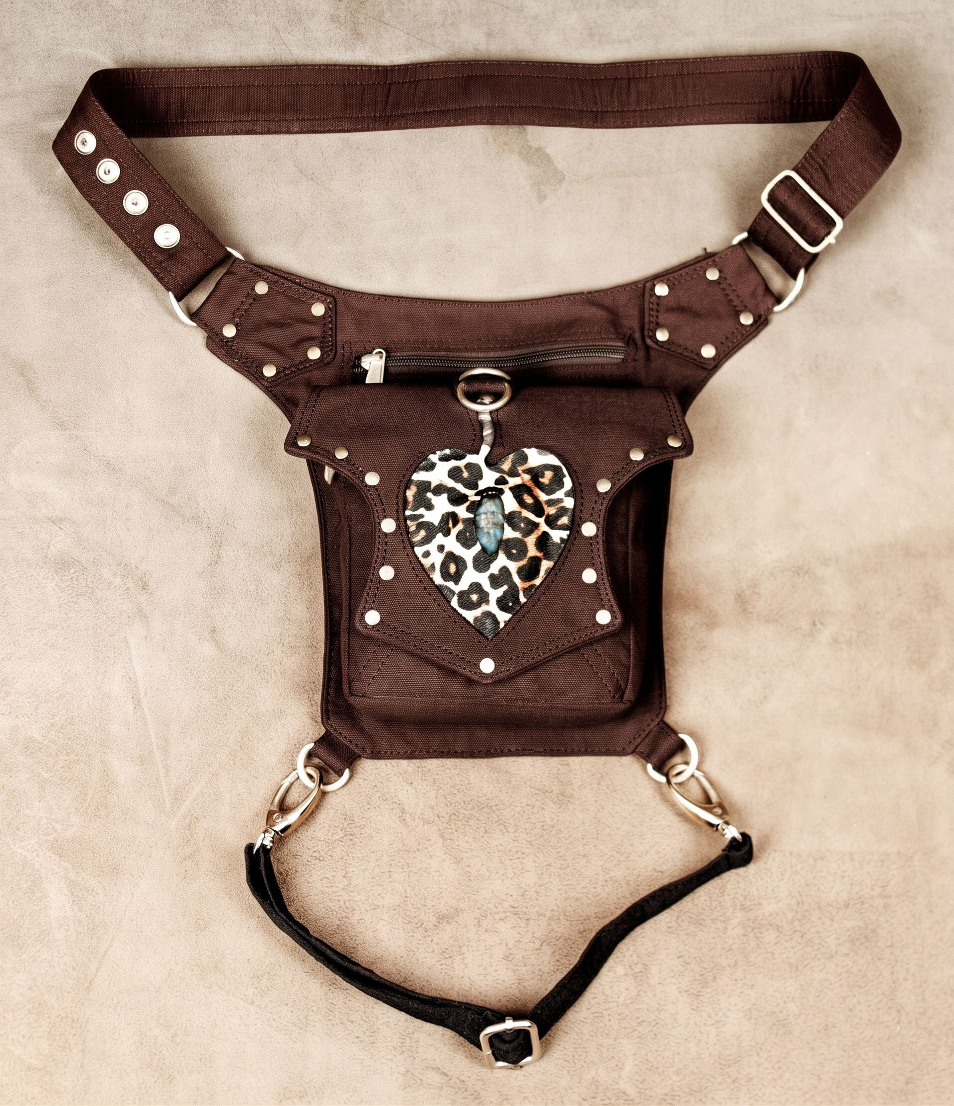 Unisex Cotton Drop Leg Utility Bag - Goth Thigh Pouch with Leopard Print Heart and Adjustable Straps