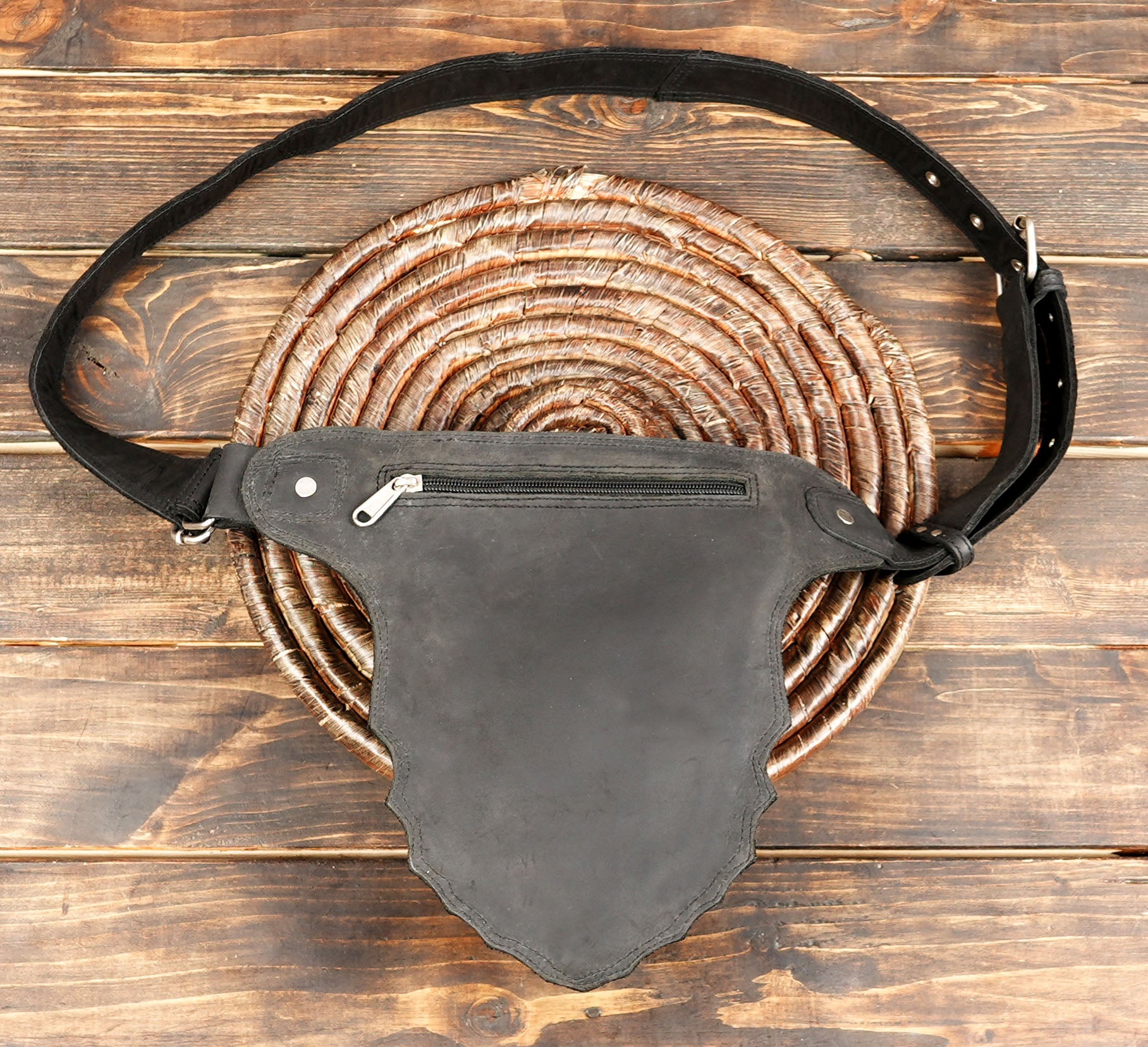 Leather travel waist belt with locking front compartment