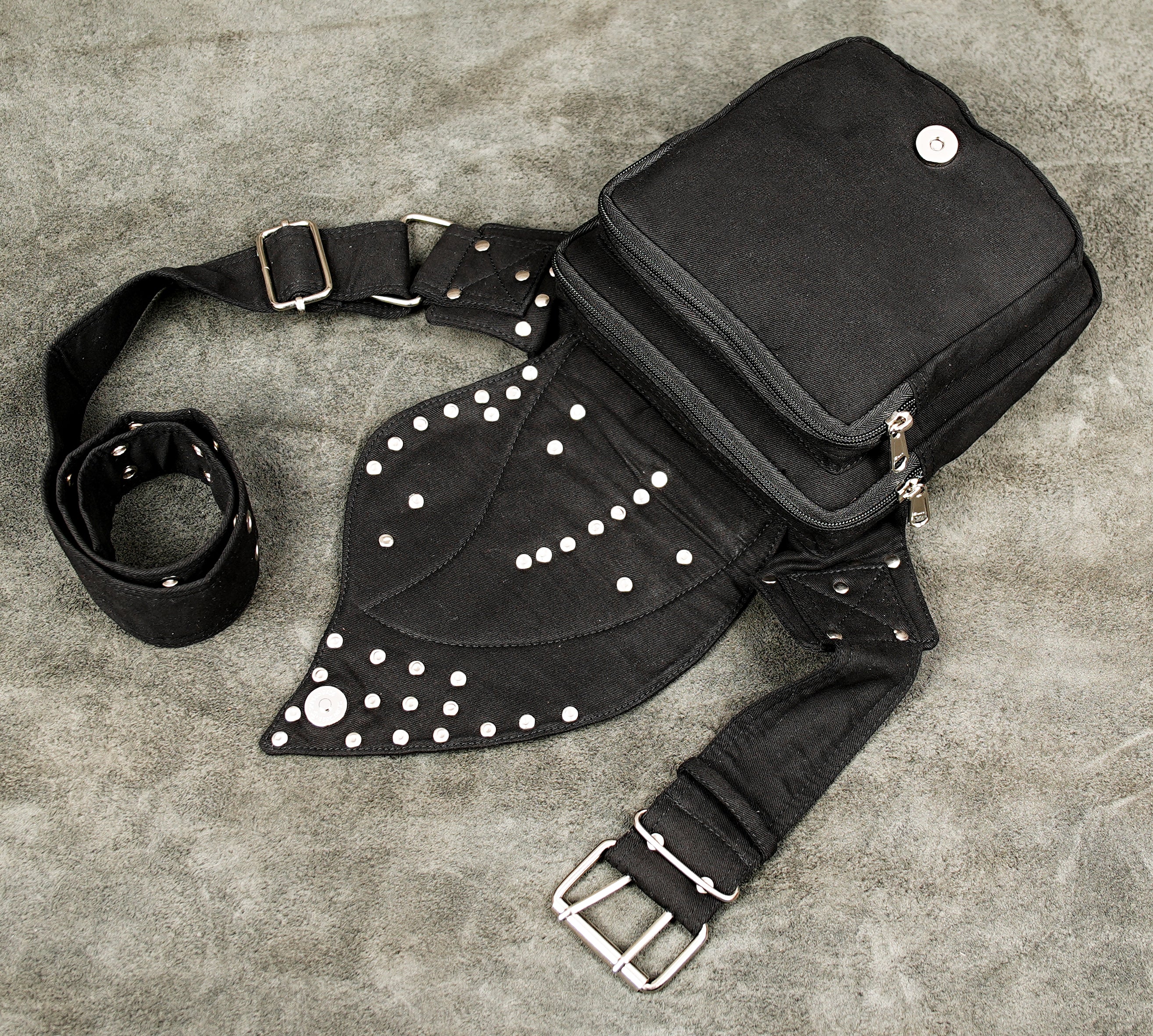 Utility waist pack with silver hardware and zip pockets