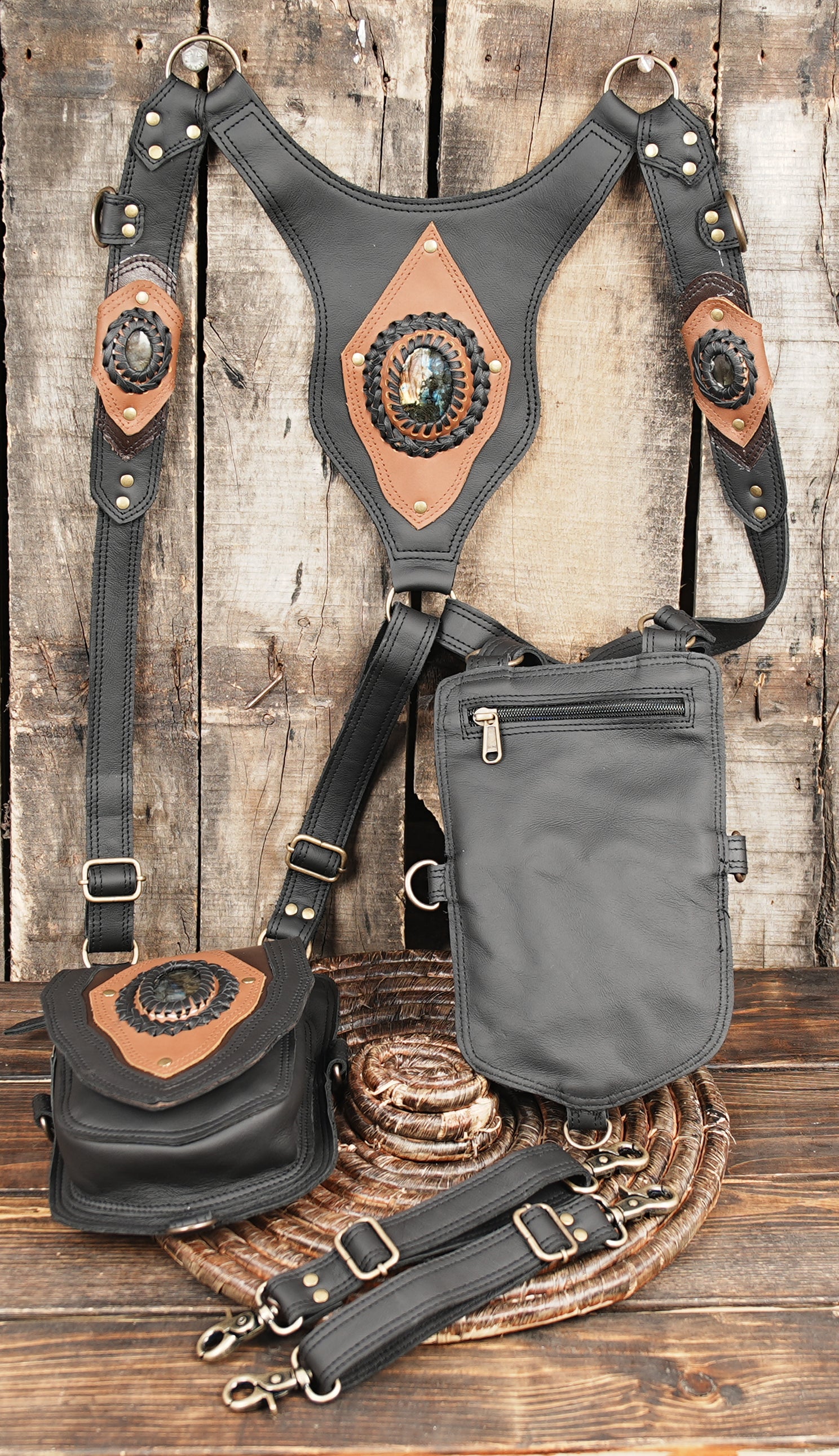 Buy Handmade Leather Belt Pouch With Labradorite Gemstone Online in USA