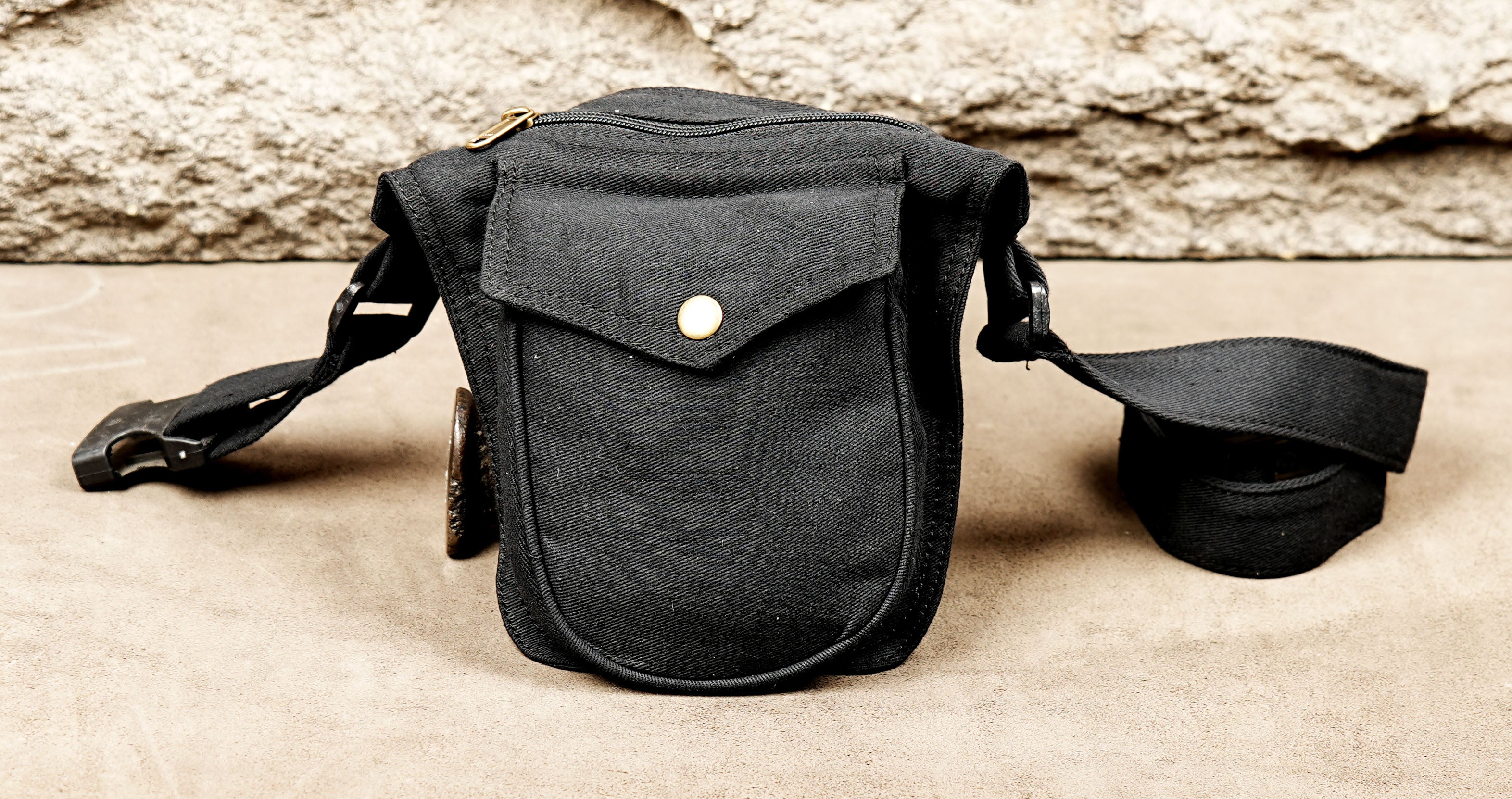 Cotton canvas fanny pack with adjustable metal buckles