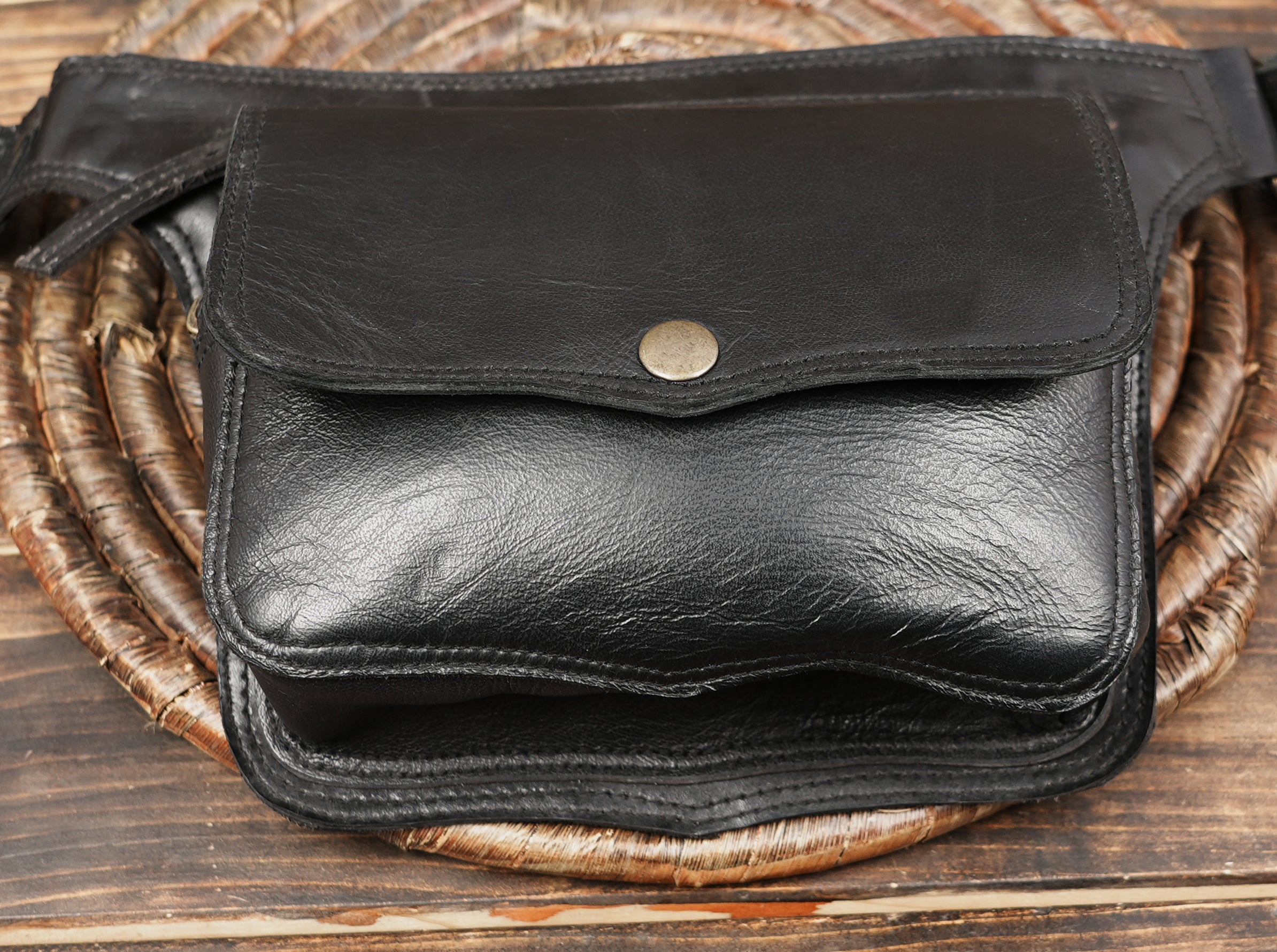 Minimalist leather waist pack for travel and daily use