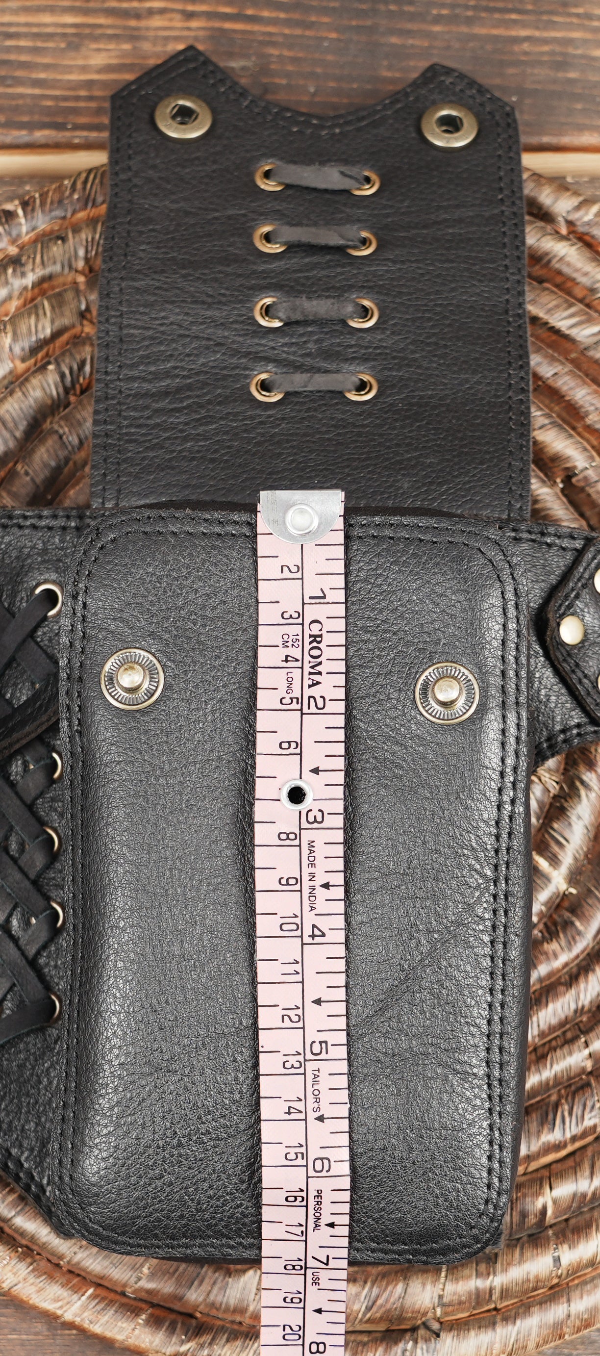 Rugged leather hip pouch belt for outdoor use
