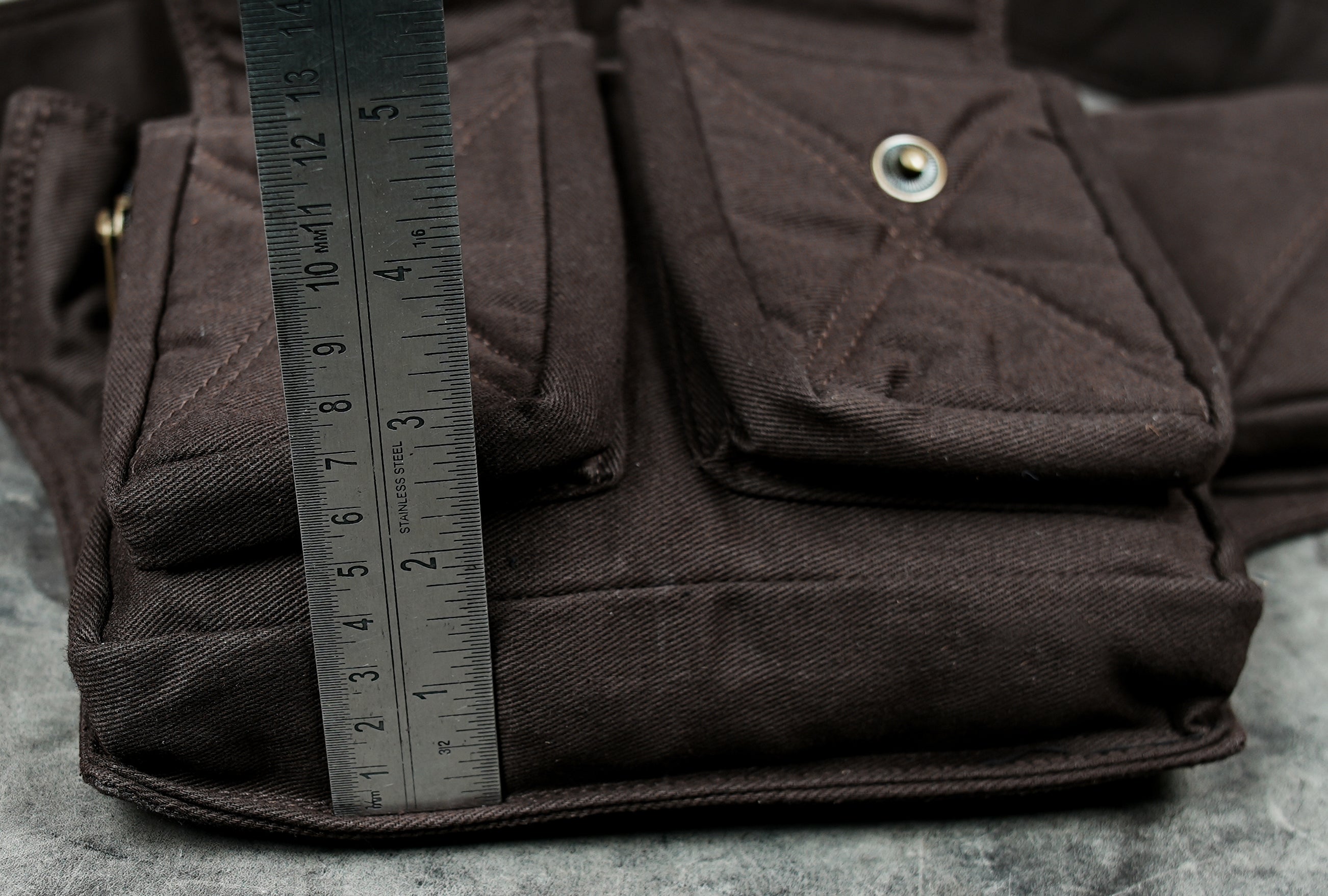 Cotton utility hip belt with zippered main compartment