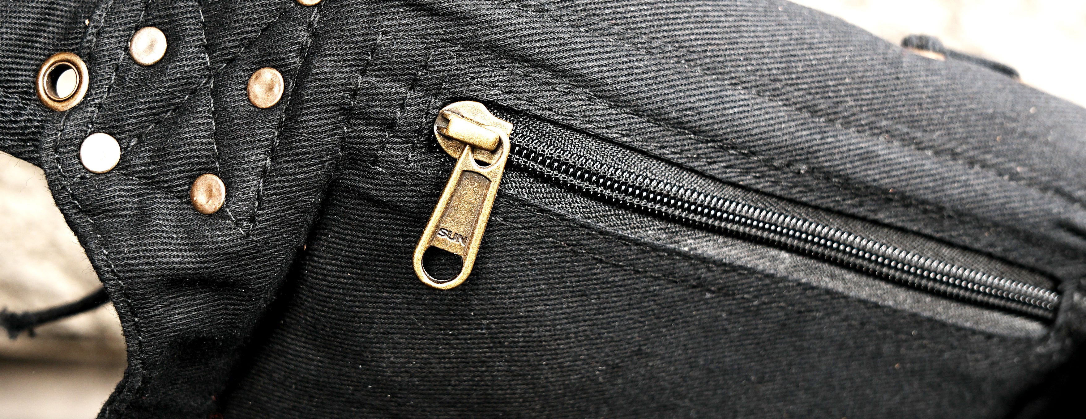 Cotton hip bag with multiple storage pockets