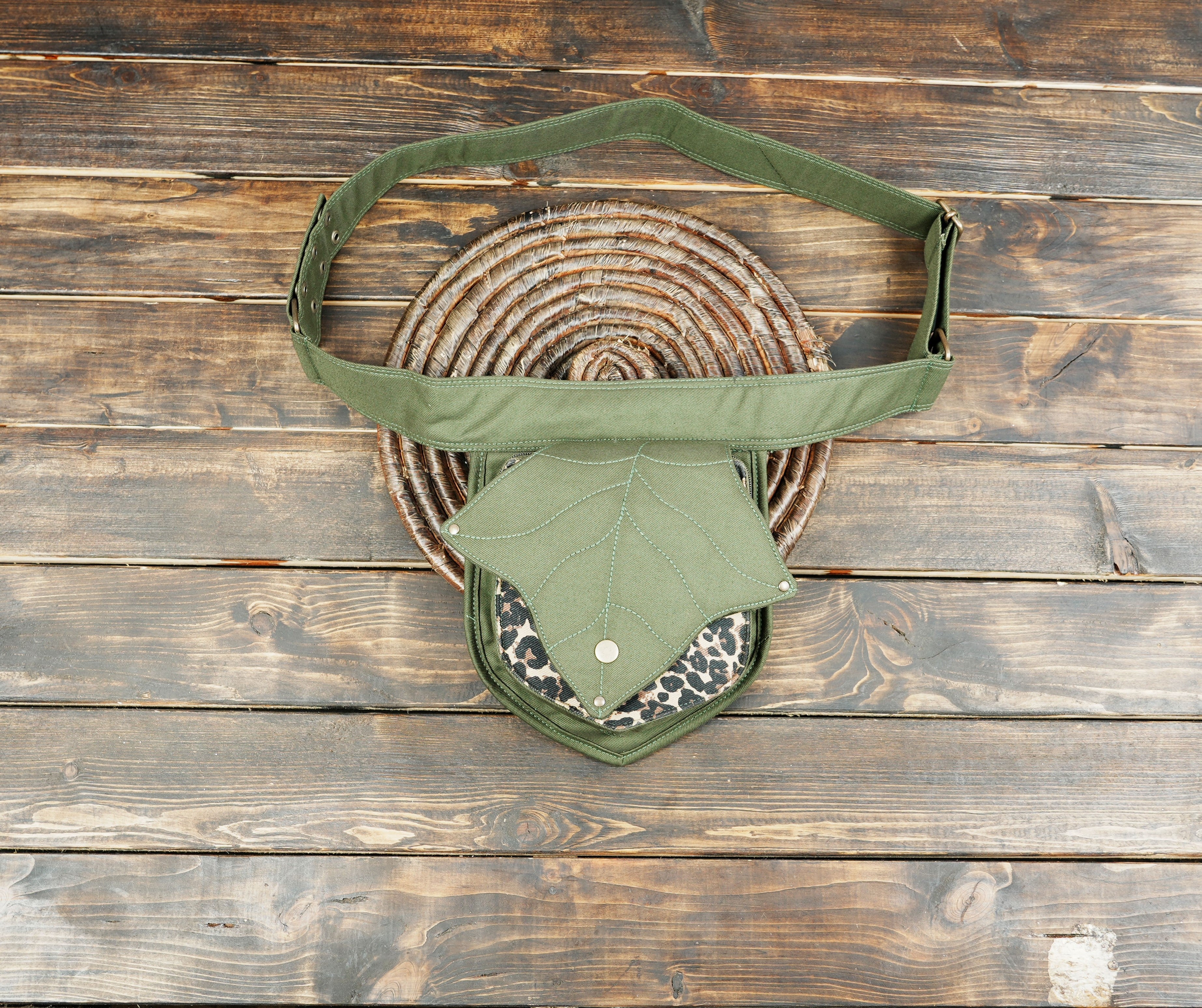 Green leaf-shaped waist belt bag with leopard print pouch