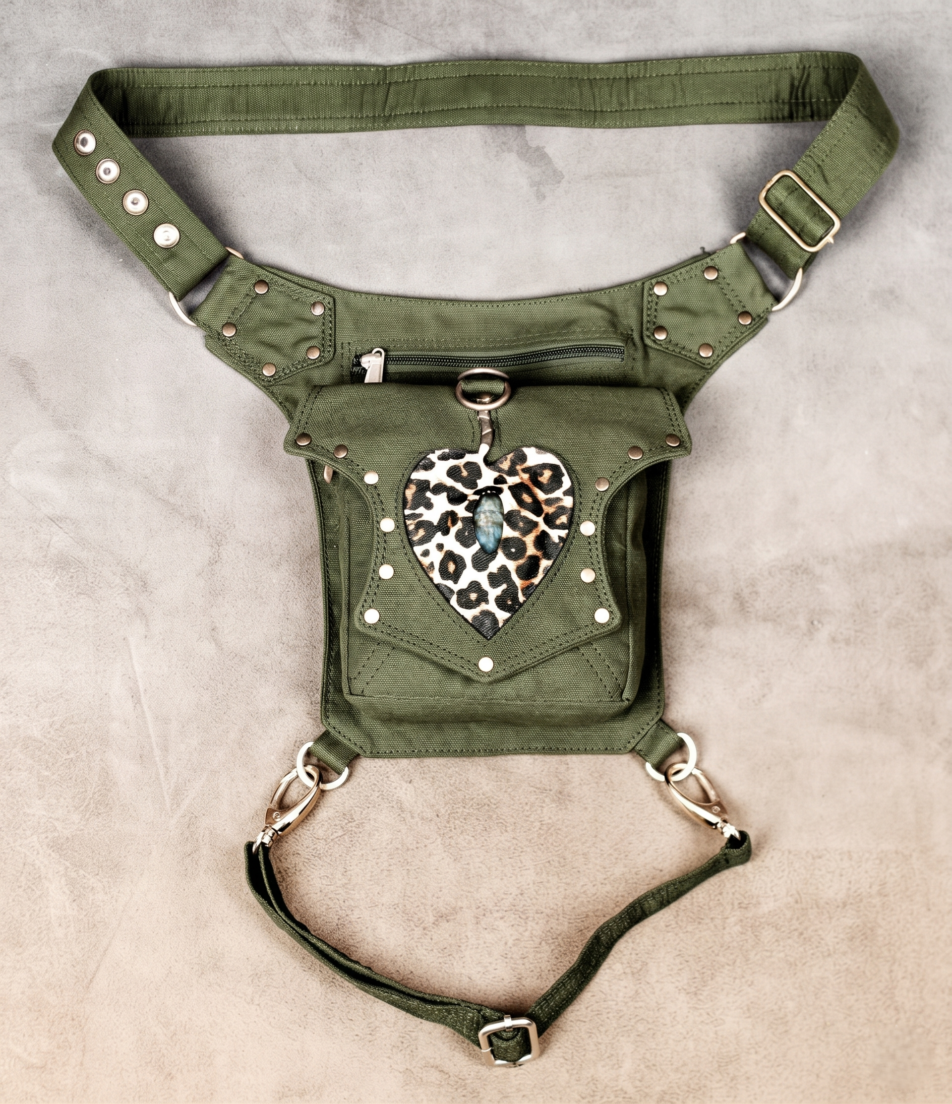 Unisex Cotton Drop Leg Utility Bag - Goth Thigh Pouch with Leopard Print Heart and Adjustable Straps