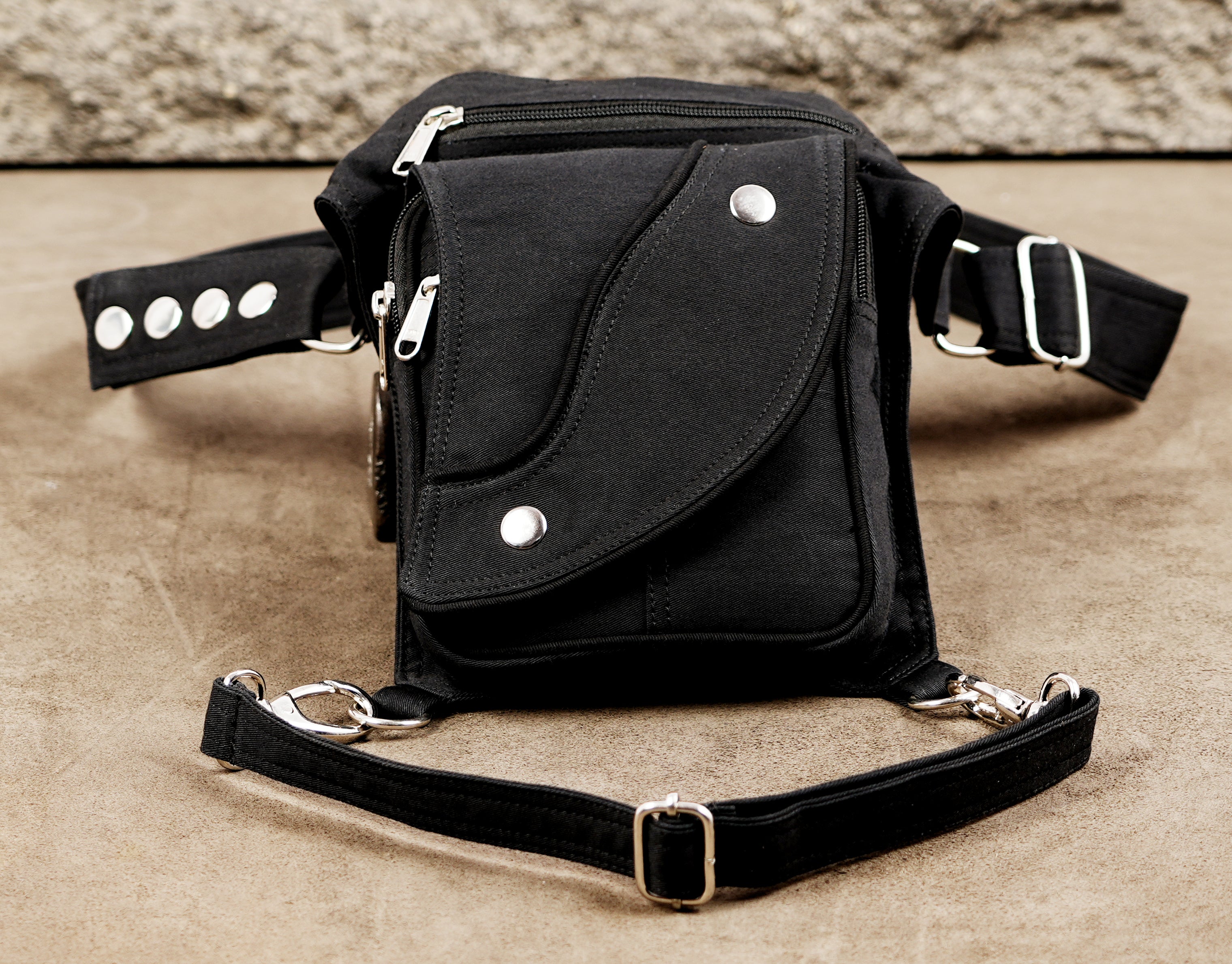 Cotton hip bag with adjustable thigh strap and zip pockets