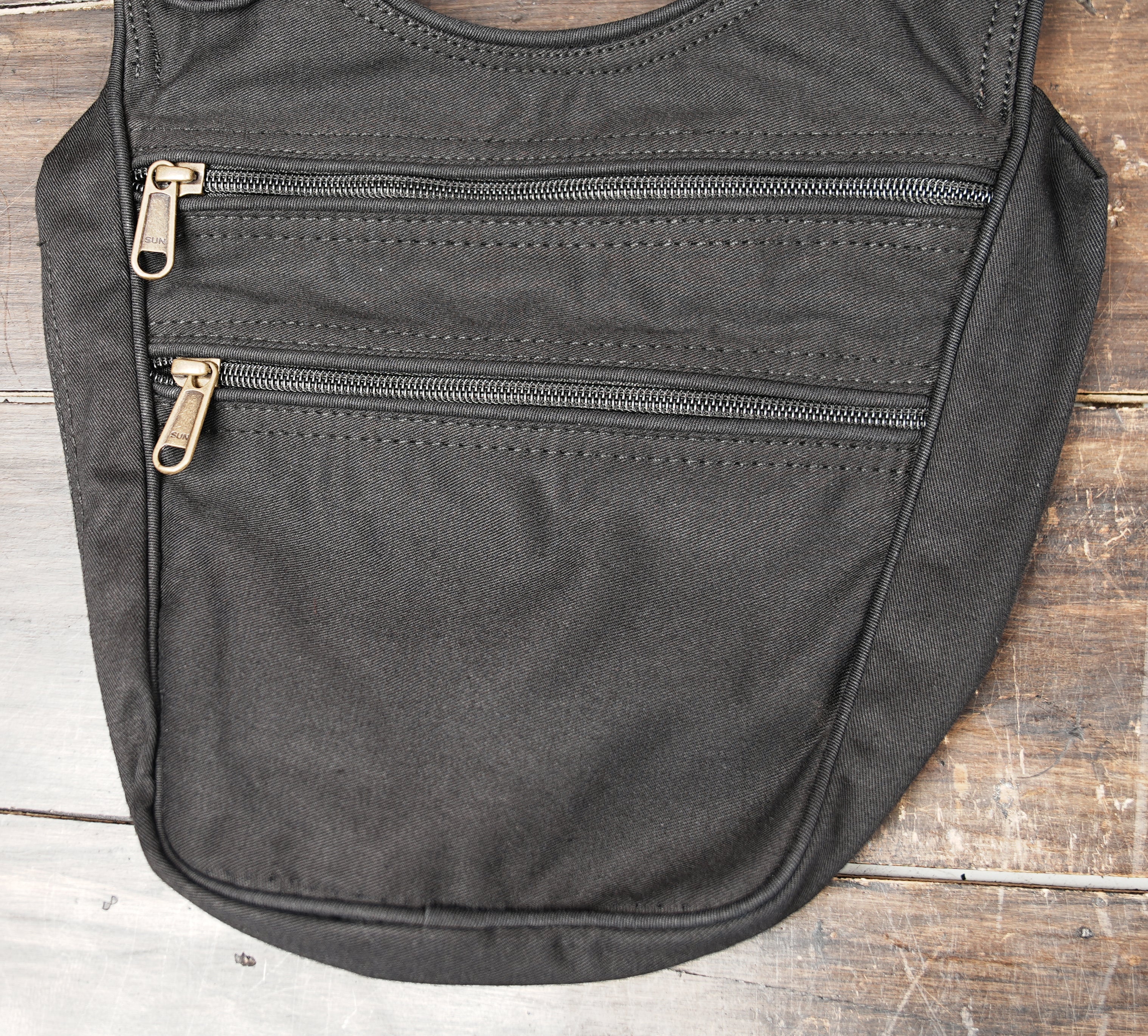 Festival utility vest bag with multiple storage compartments