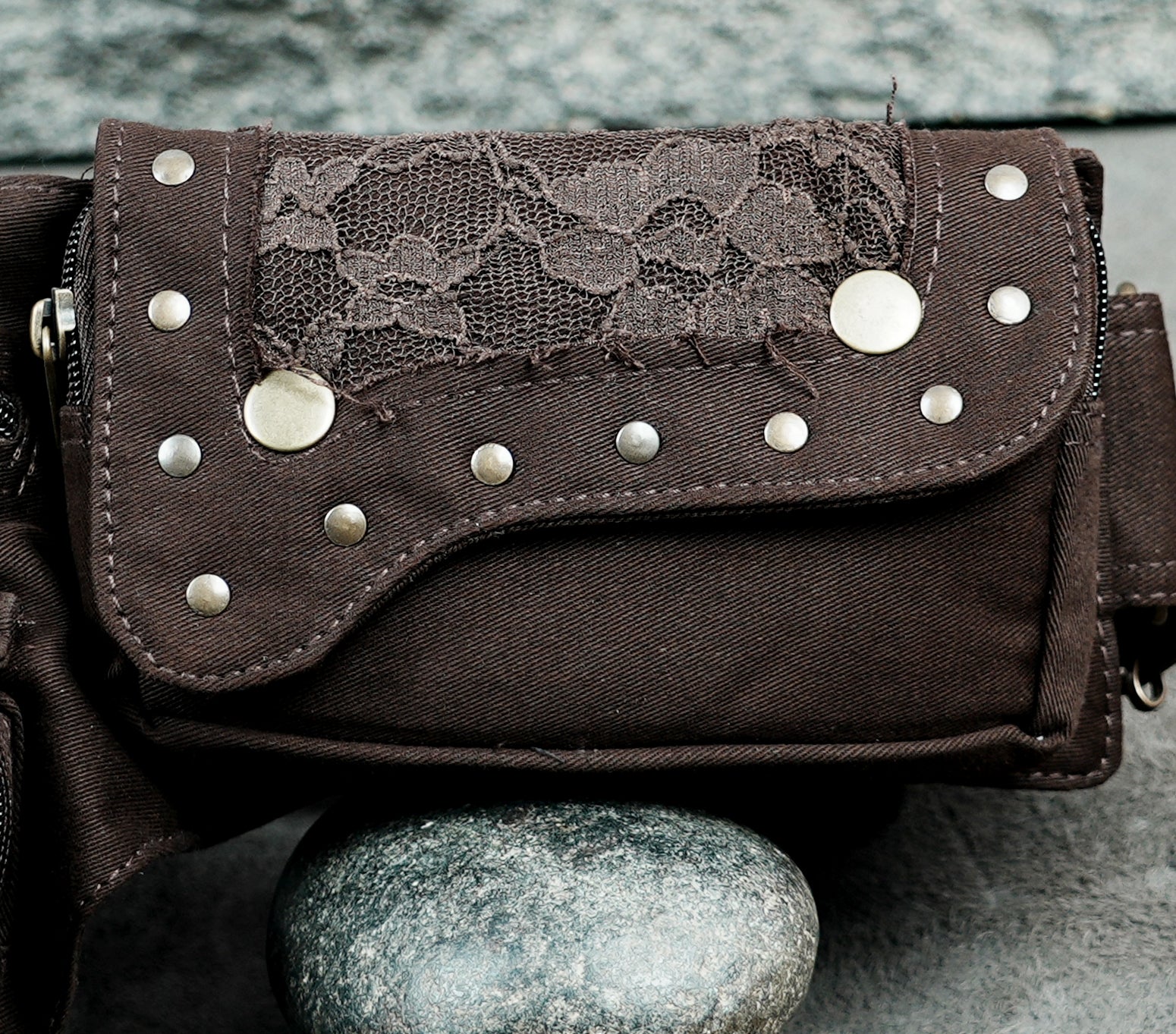  Cotton fanny pack with adjustable strap and snap-button pouches