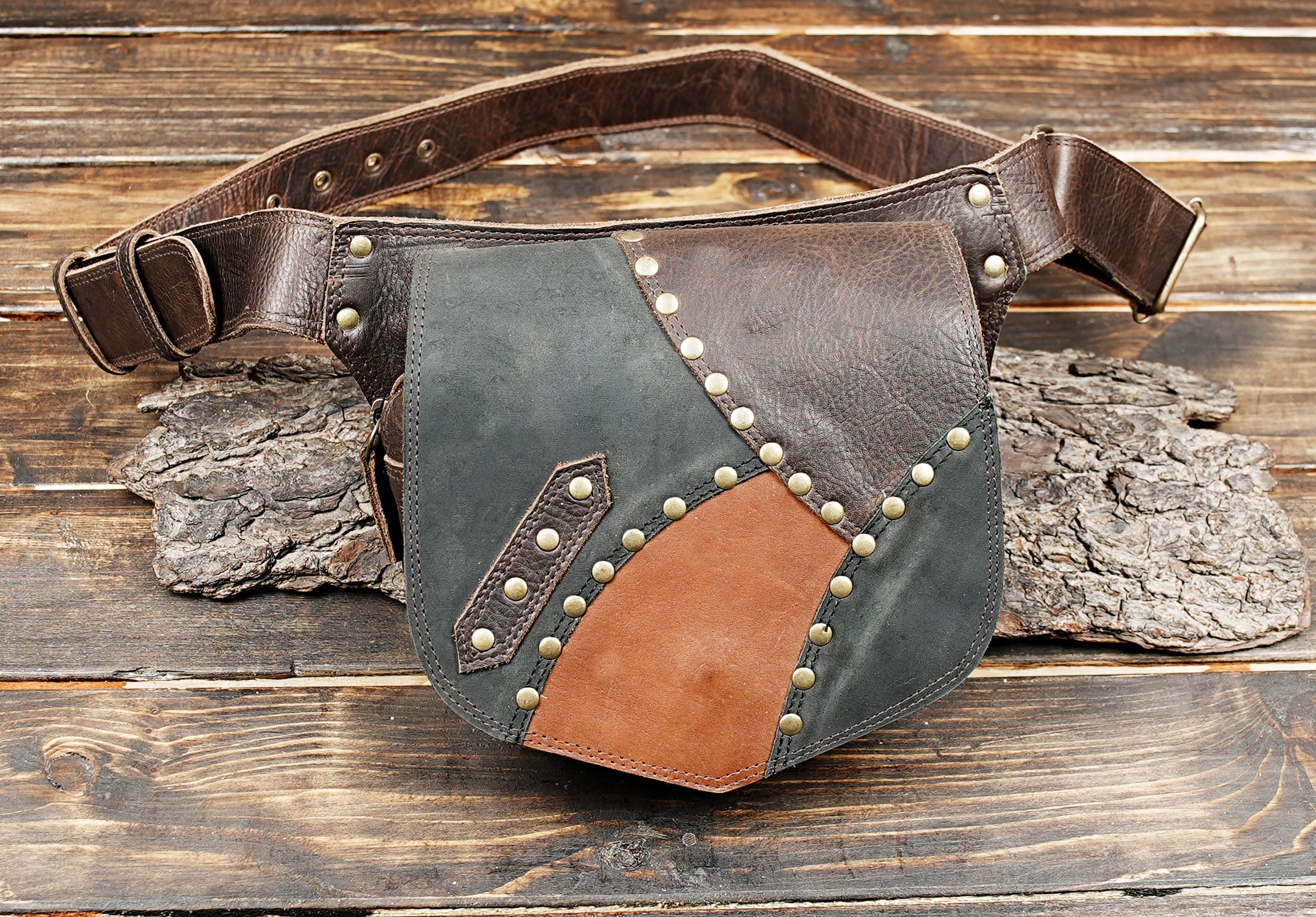 Stylish unisex leather belt bag for men and women