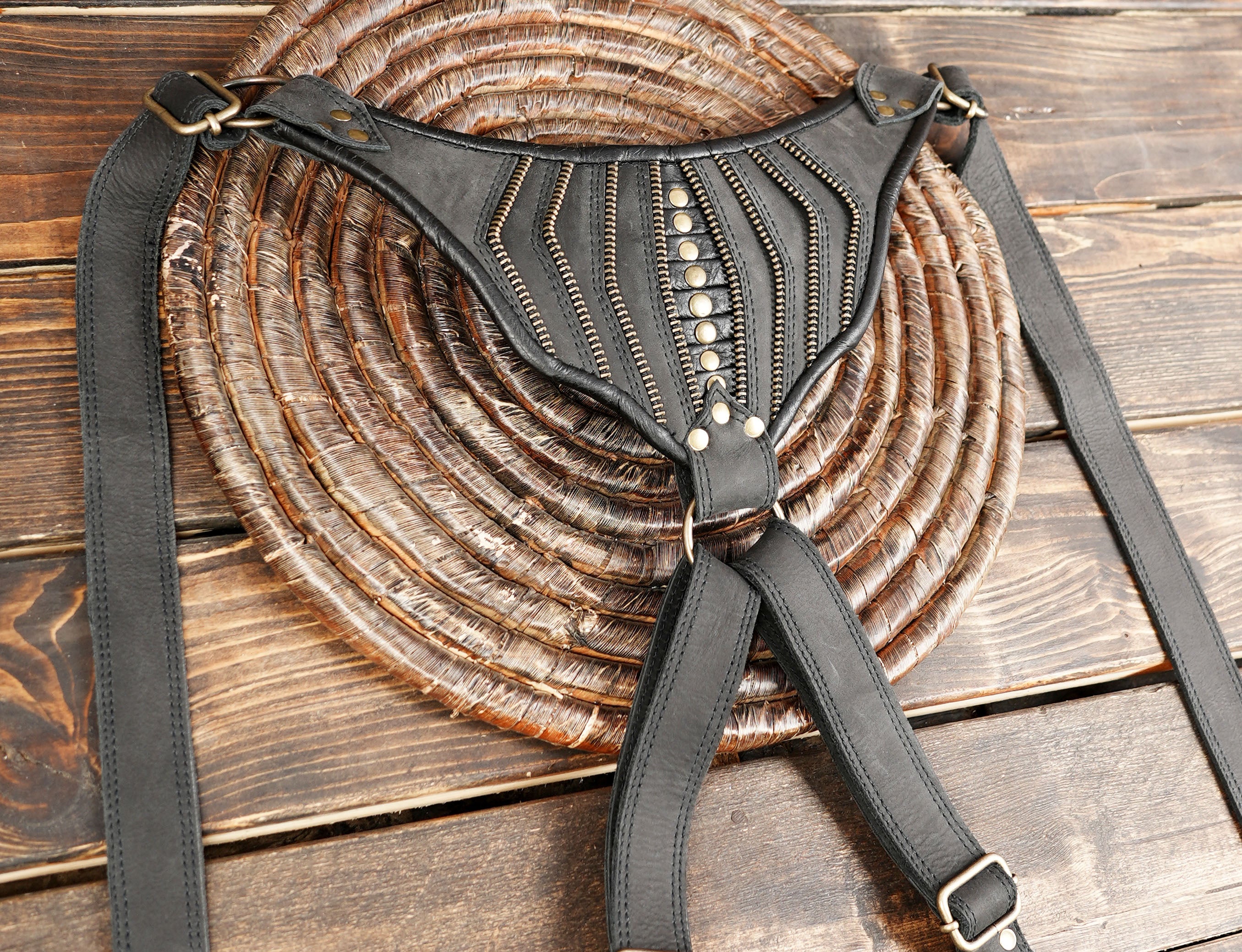 Gothic Inspired Leather Holster with Dual Storage || Decorative Leather Festival Holster Harness (LT-AB-HLS-6104)