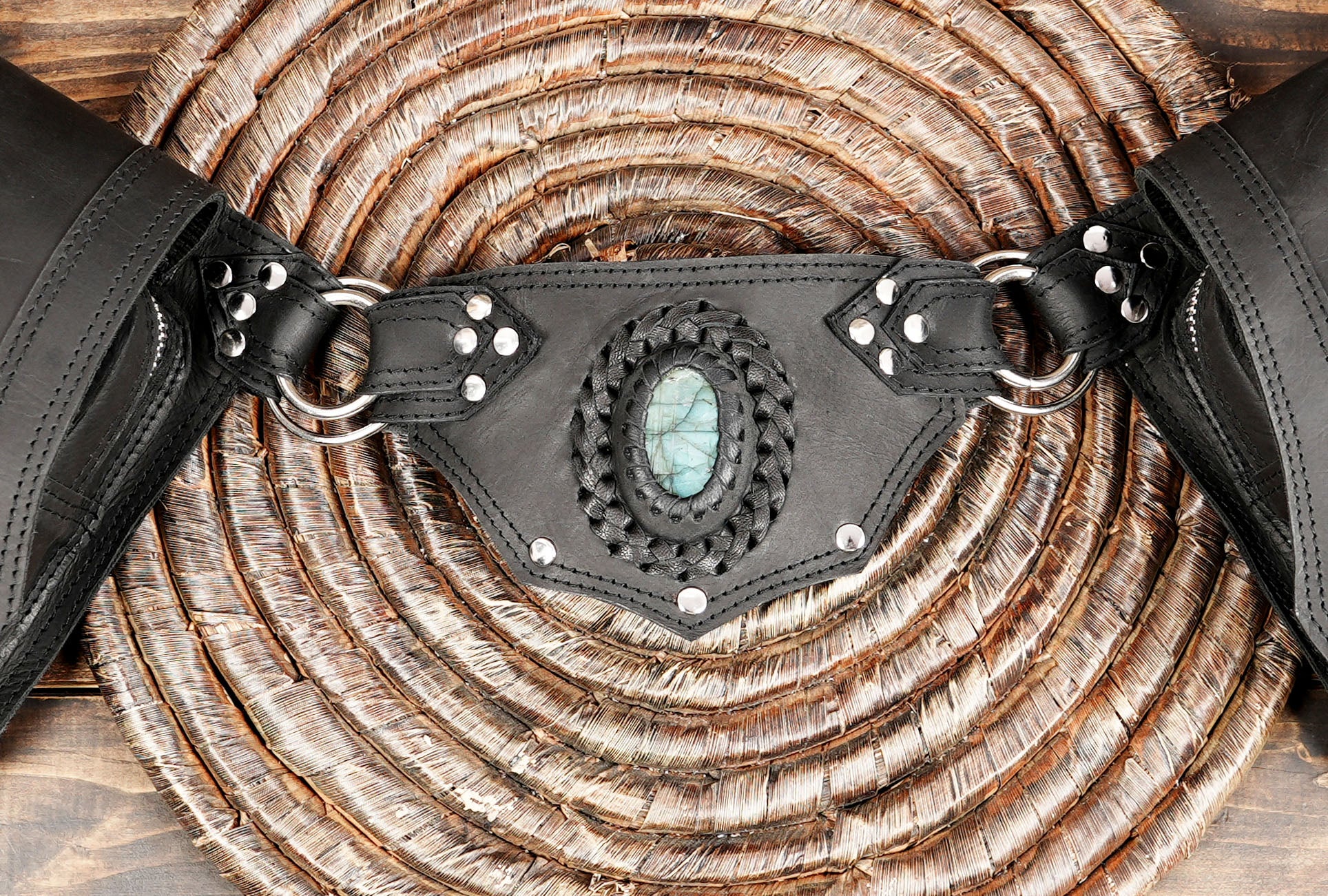 Black Leather Double Pouch Waist Belt with Labradorite Stone || Festival Style Leather Waist Belt with Double Pockets (LT-NS-WB-6025)