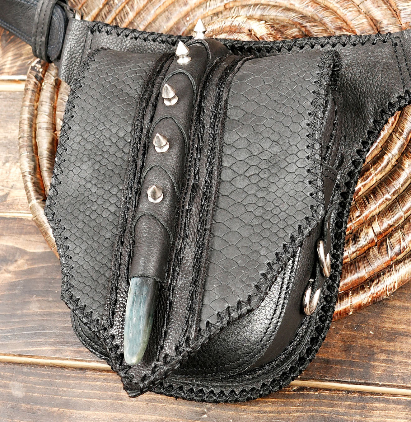 Genuine leather waist belt with decorative horn detail