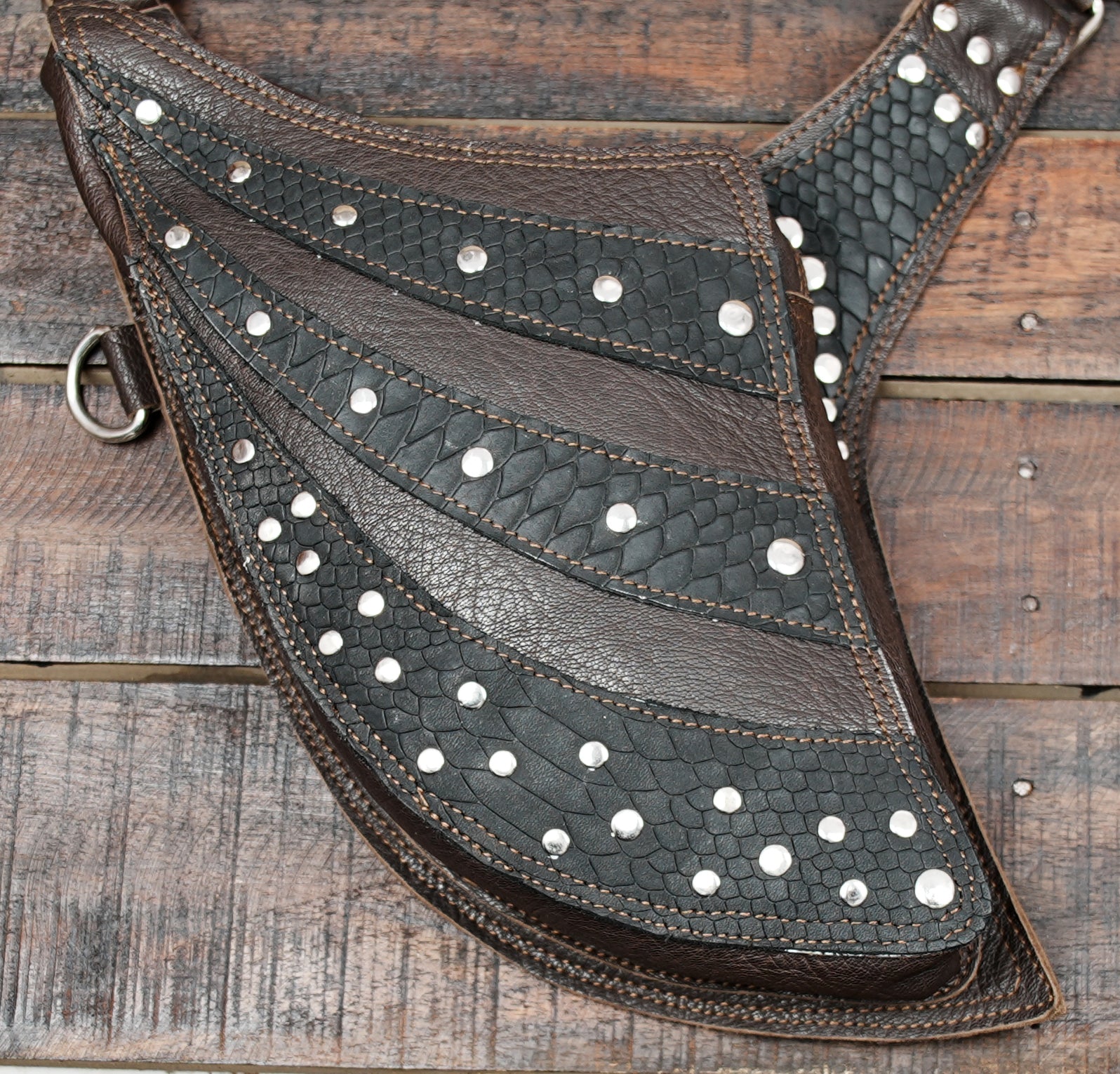 Handmade leather holster belt with dual pouches (LT-NS-HLS-6024)