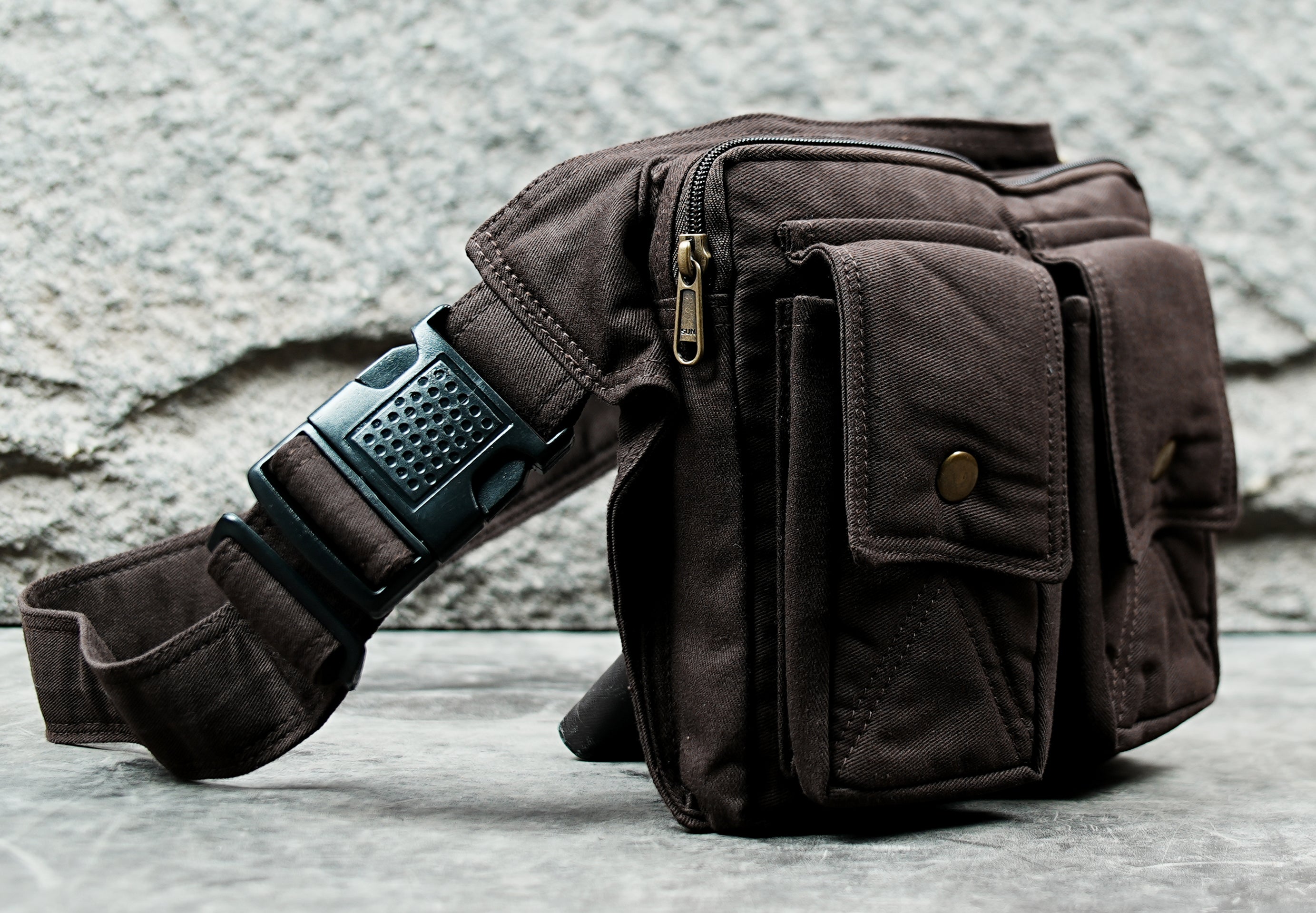 Durable cotton twill waist pouch with reinforced stitching