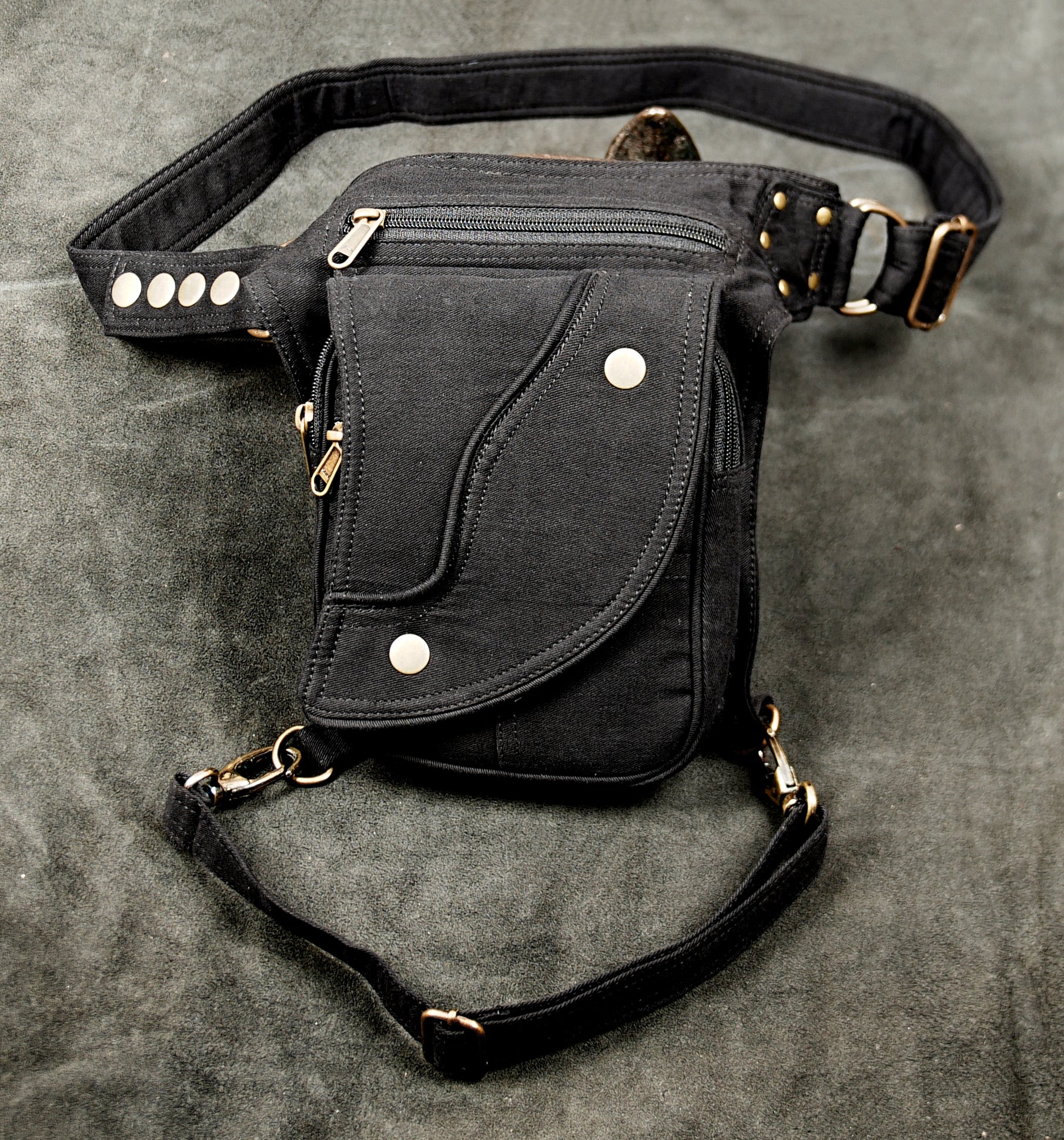 Cotton leg bag with waist belt, zipper pockets and swivel clasps in black
