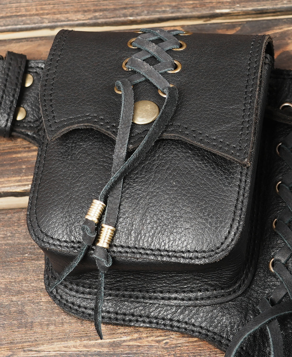 Unisex leather utility belt with storage pouches