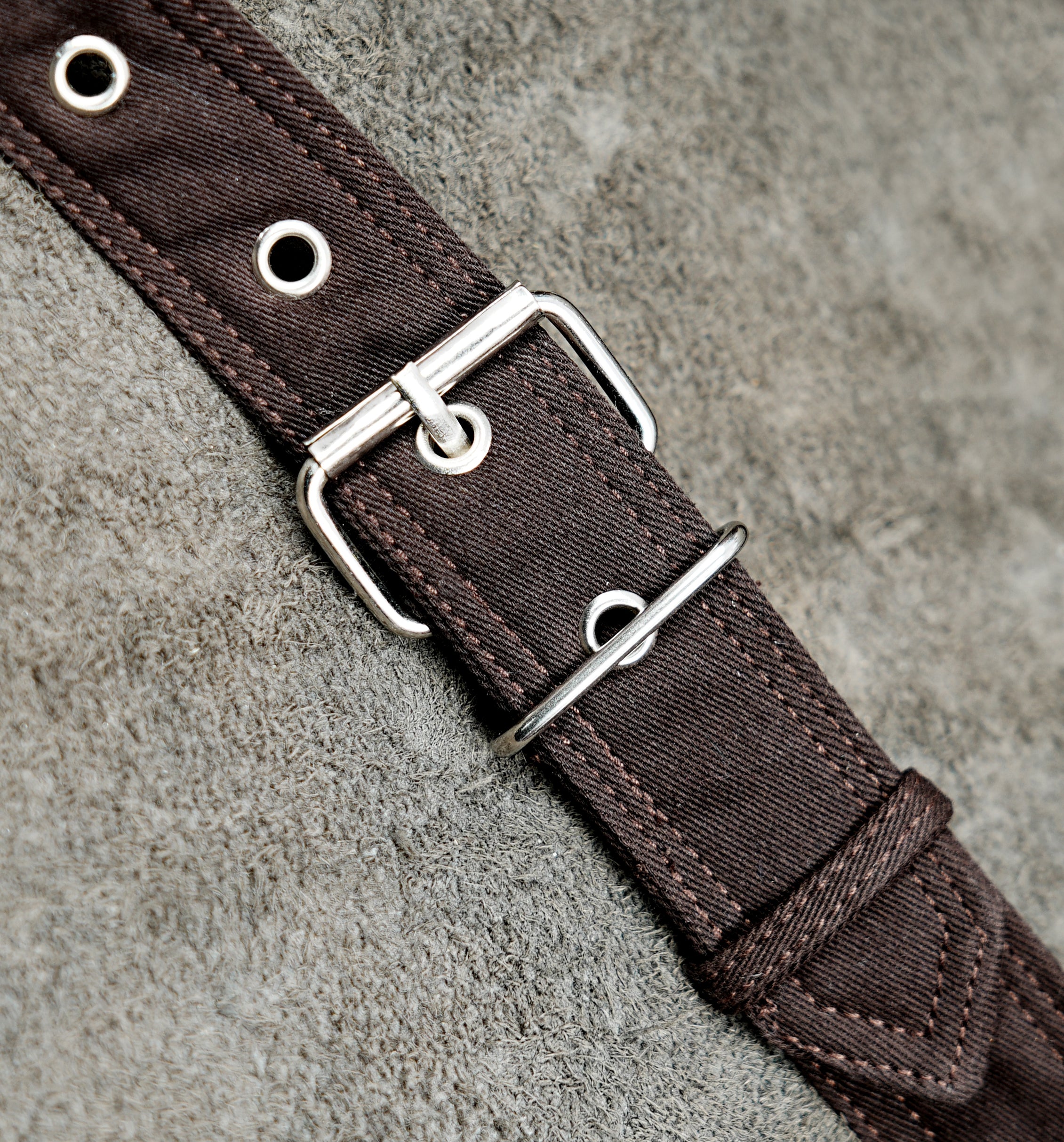Cotton belt bag with front zip and hidden side pocket