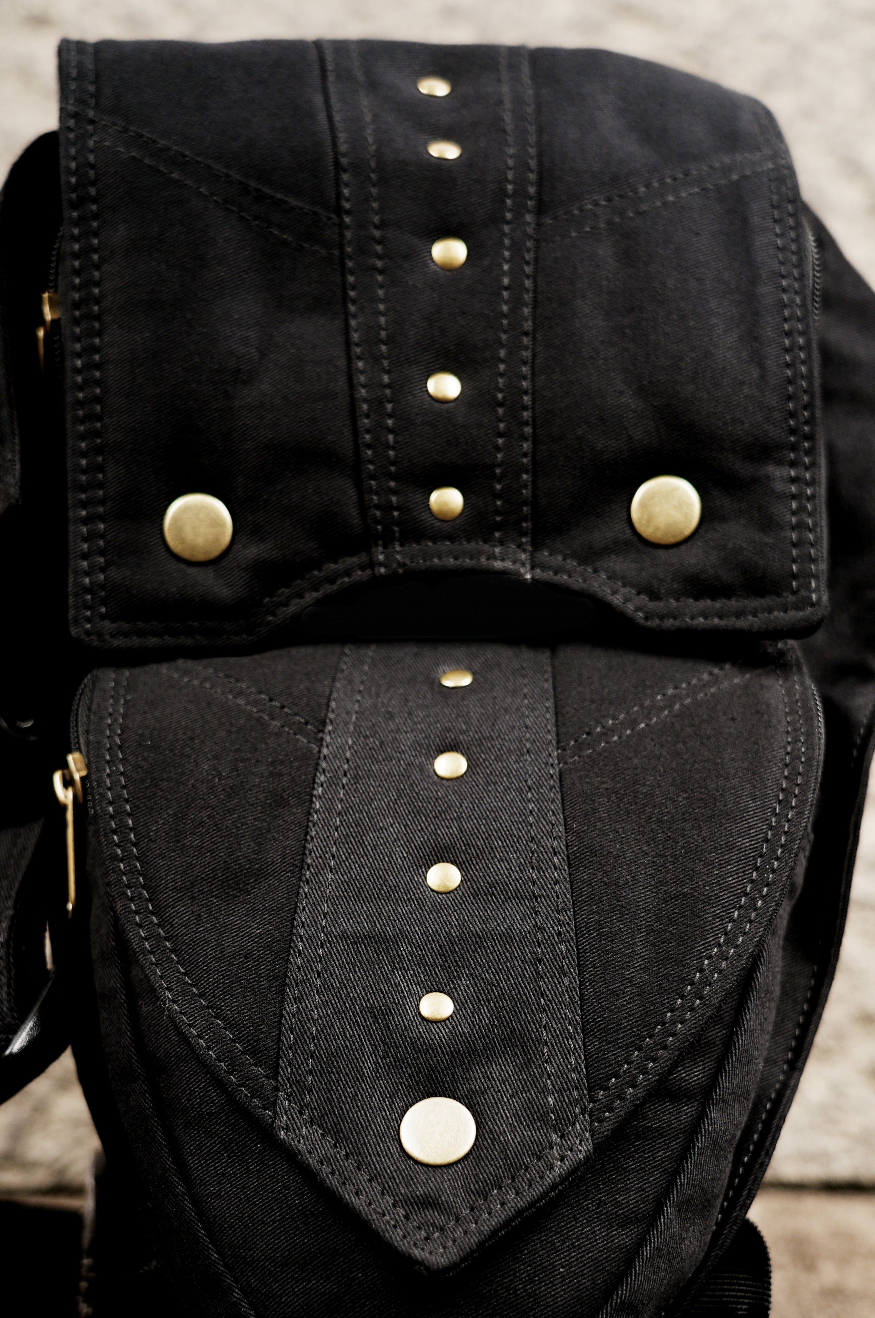 Travel pocket belt with zipped compartments for phone and passport