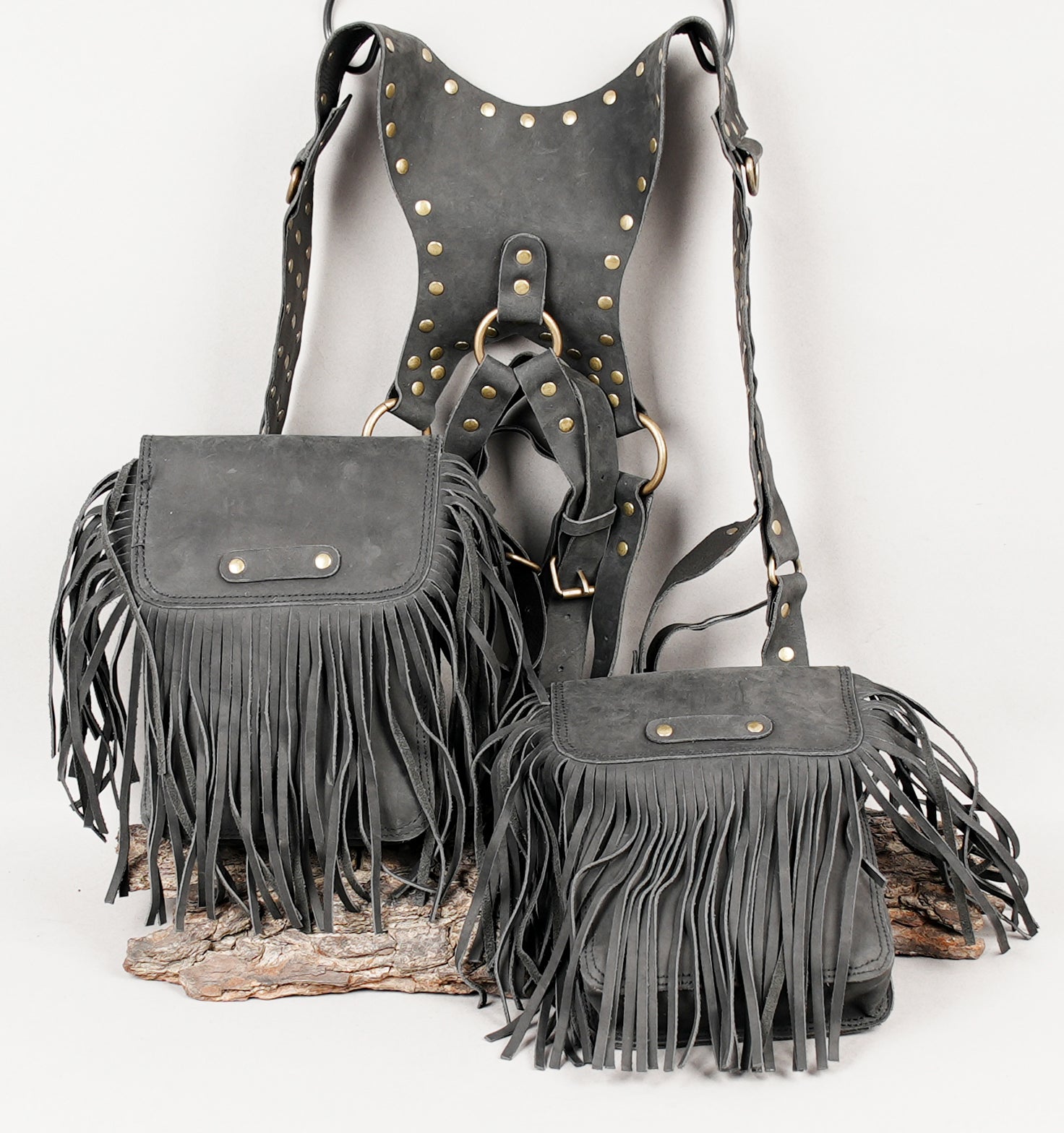 Adjustable leather shoulder holster with tassel pockets