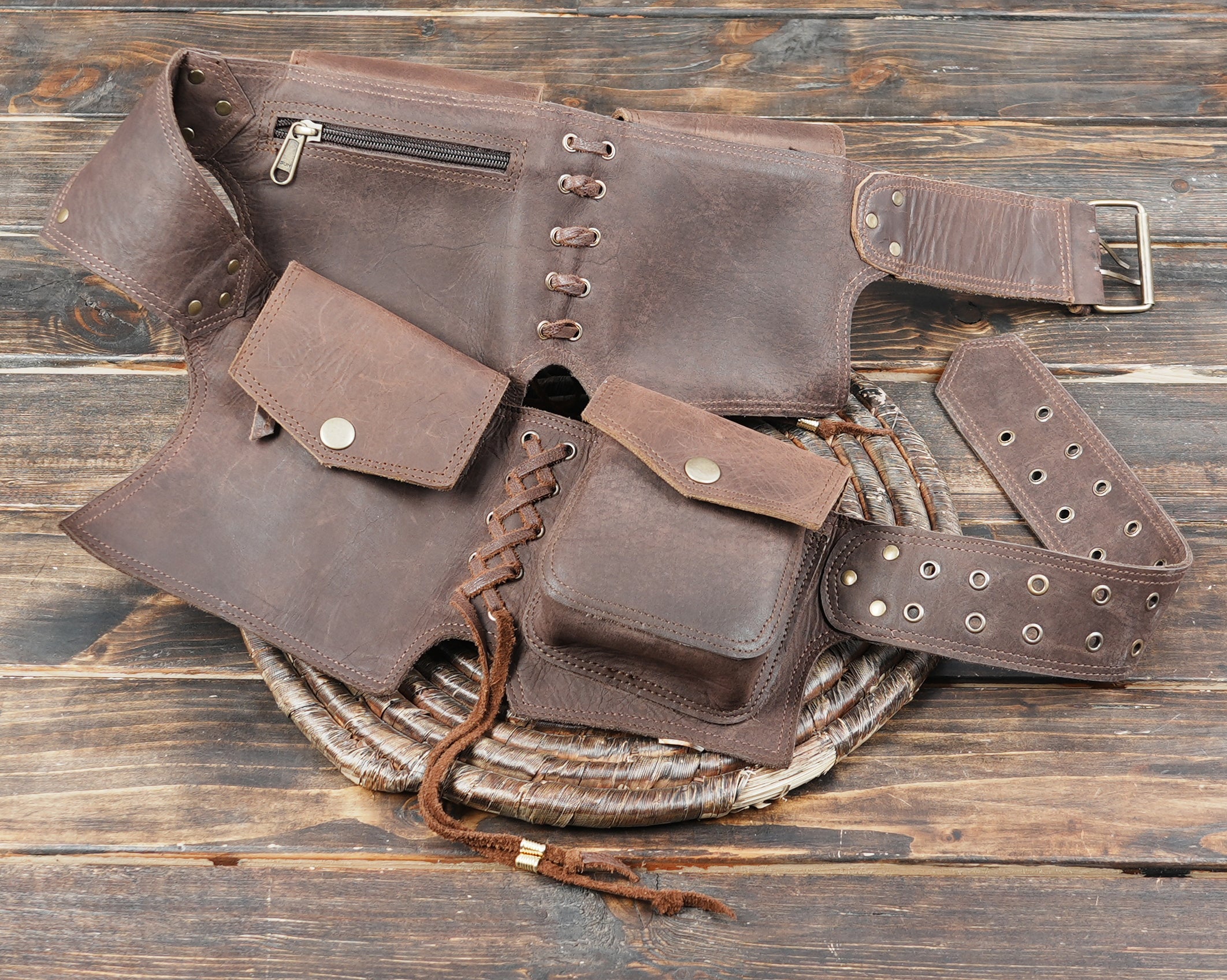 Unisex leather waist belt with practical storage