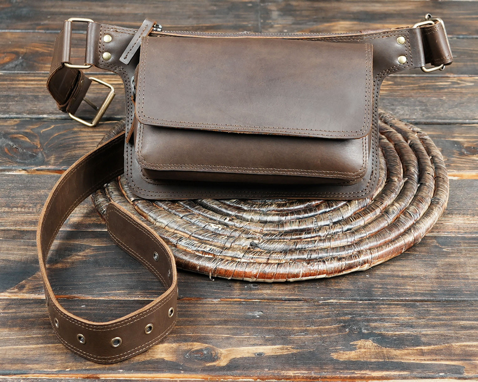 Handmade Leather Waist Bag With Adjustable Belt, Festival Fanny Pack, Leather Hip Bag, for Unisex.with creativity 