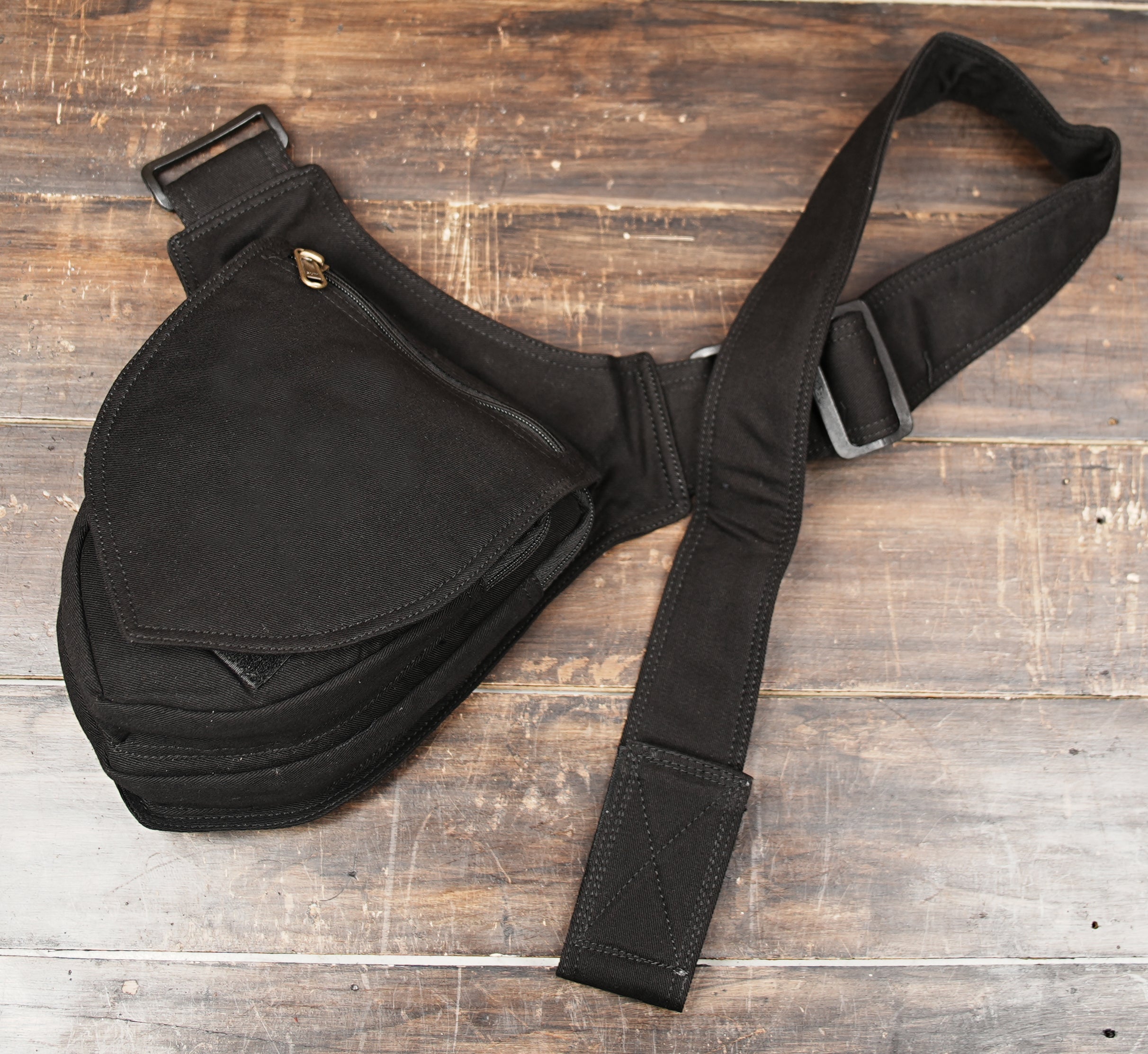 Lightweight Black Waist Bag for Travel and Everyday Use