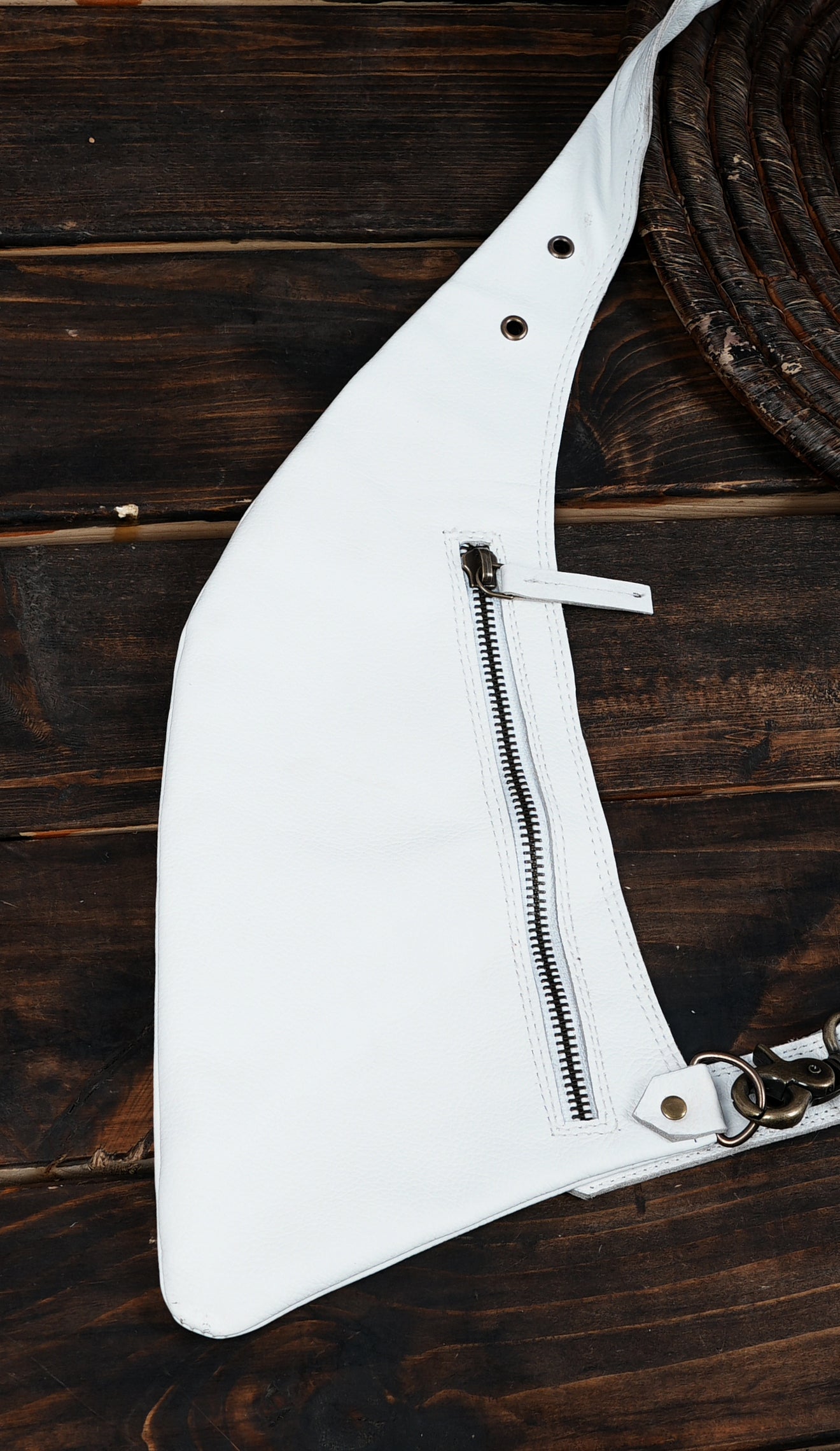 Dual zip pocket leather holster harness in white