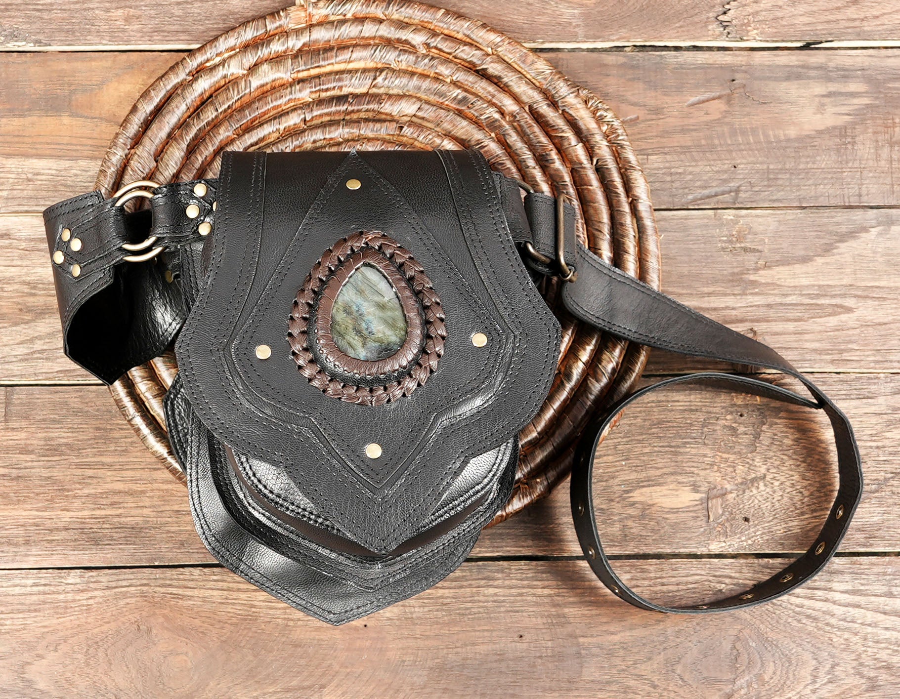 Adjustable handmade leather pouch belt for outdoor and casual wear