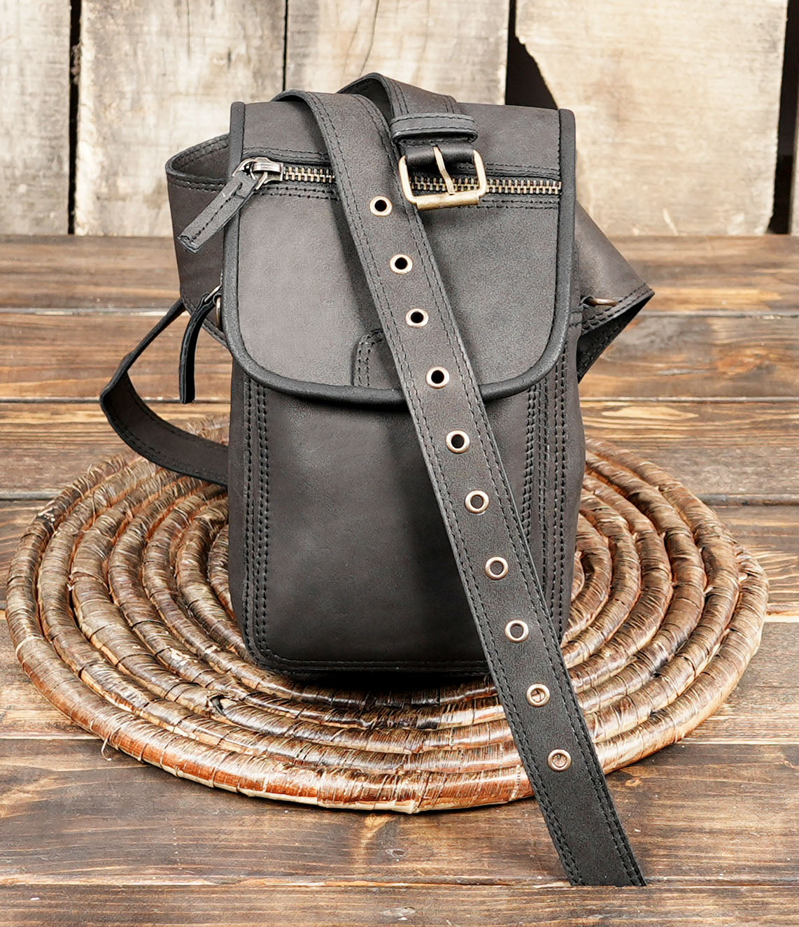 Handmade Black Leather Waist Belt with Zipper Pouch || Leather Waist Belt Bag for Travel and Daily Use (LT-AB-WB-6204)