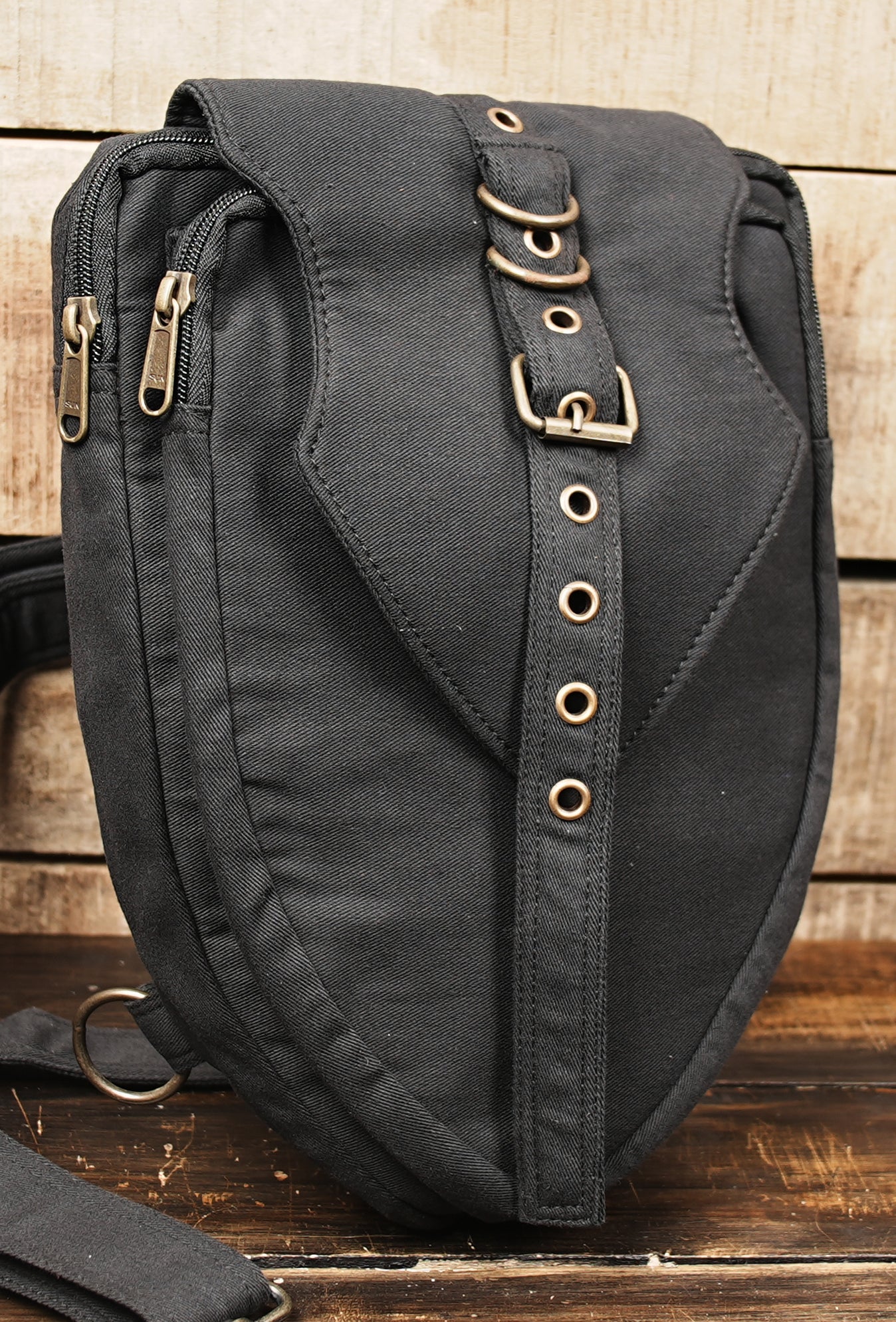 Durable black cotton utility shoulder bag with vintage design
