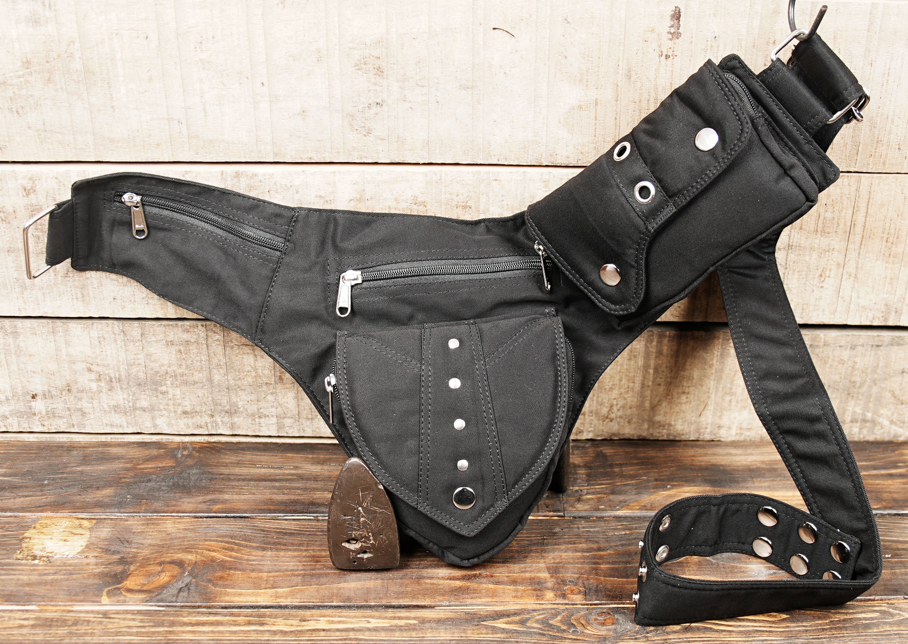 Detachable pouch utility belt for men and women