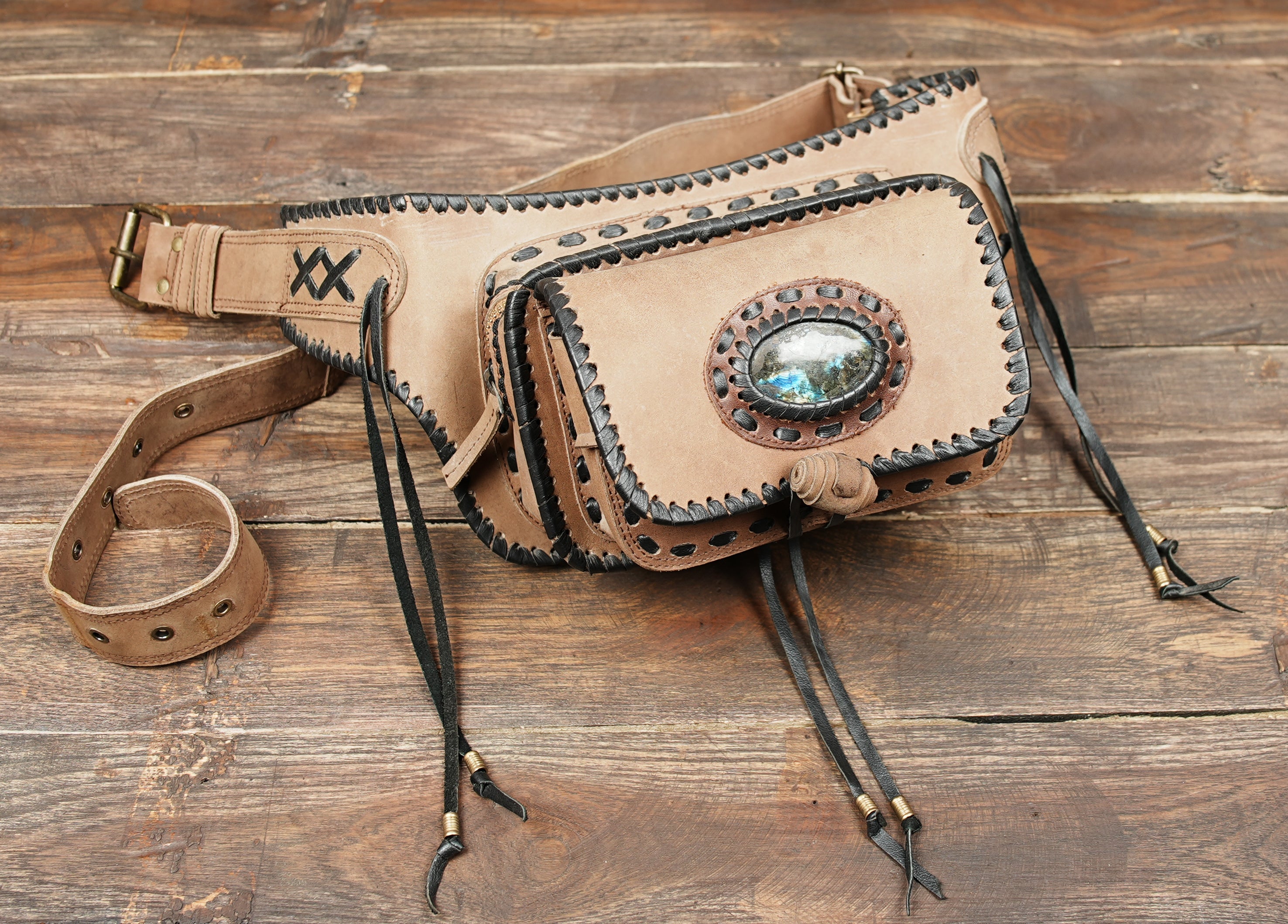 Leather utility waist belt pouch for travel and daily use