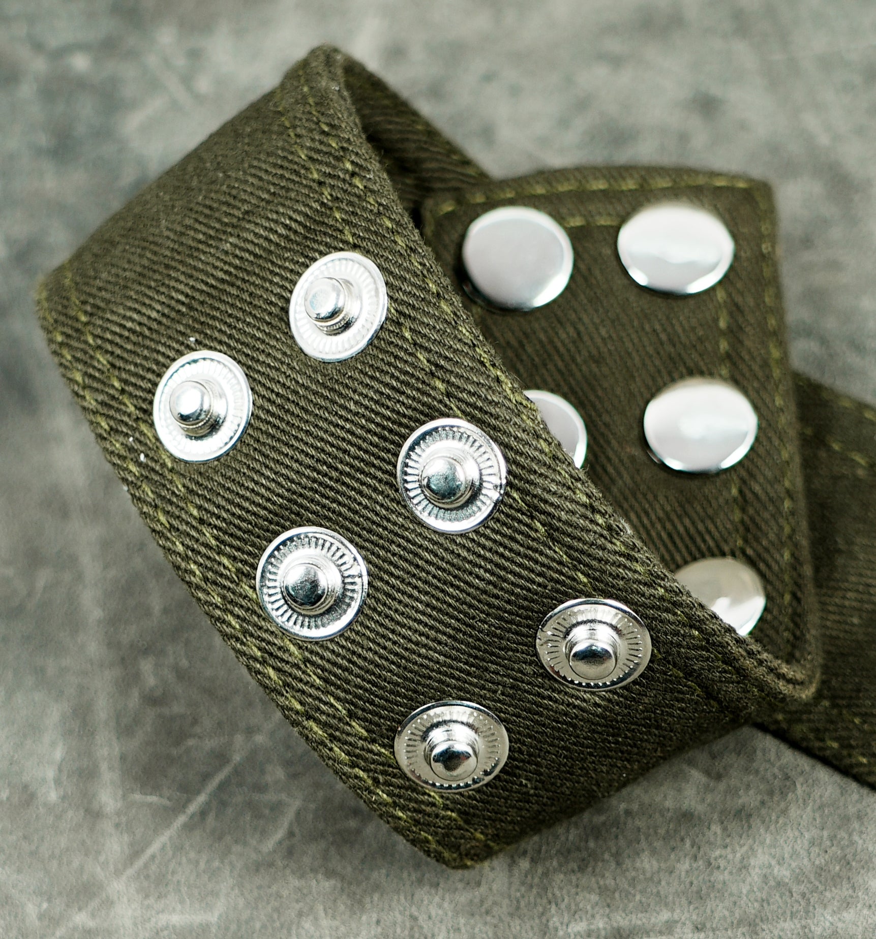 Khaki green cotton waist pack with side zipper and adjustable belt strap