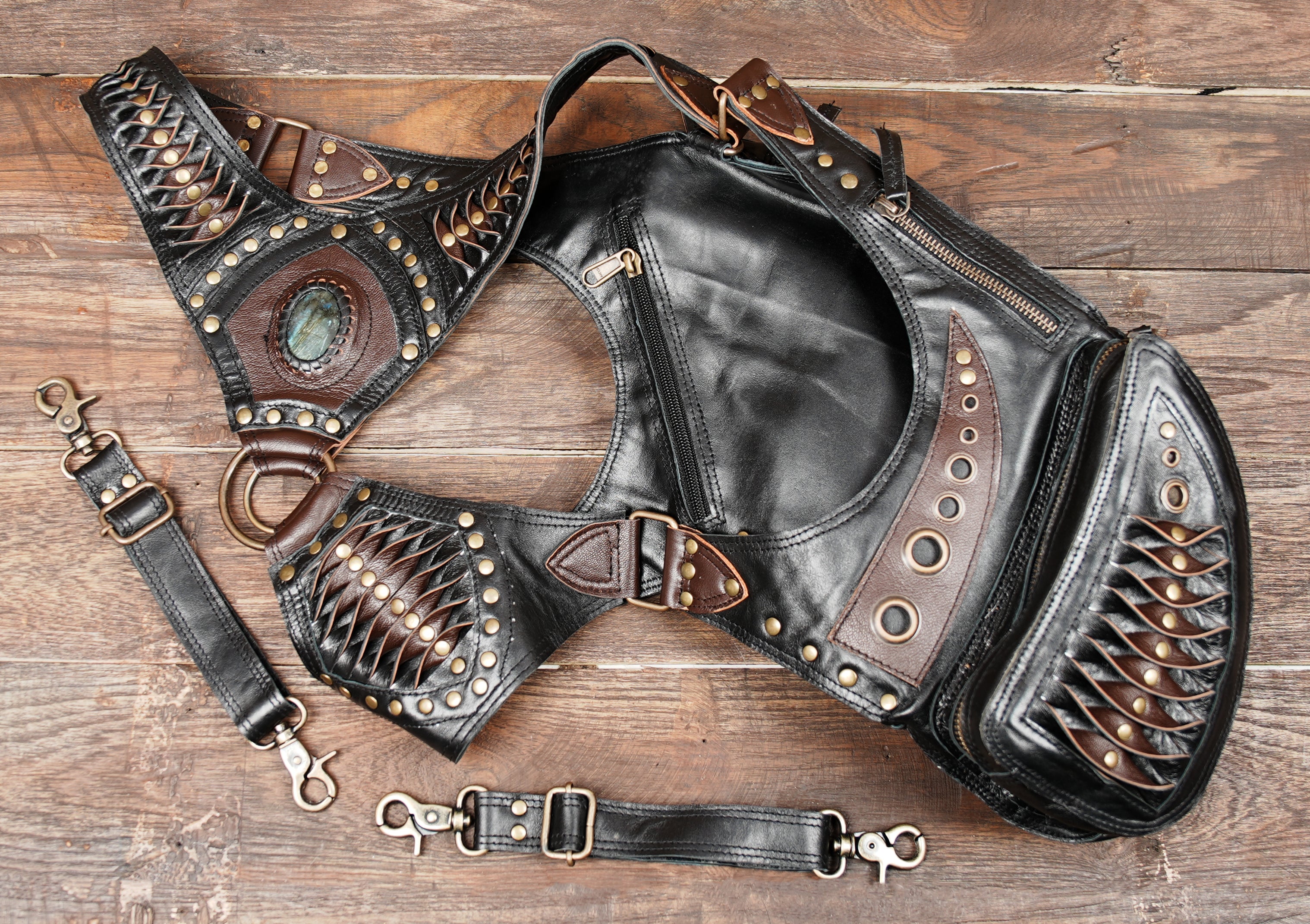 Unisex Leather Holster Harness – Gothic Cosplay Waist & Shoulder Utility Belt