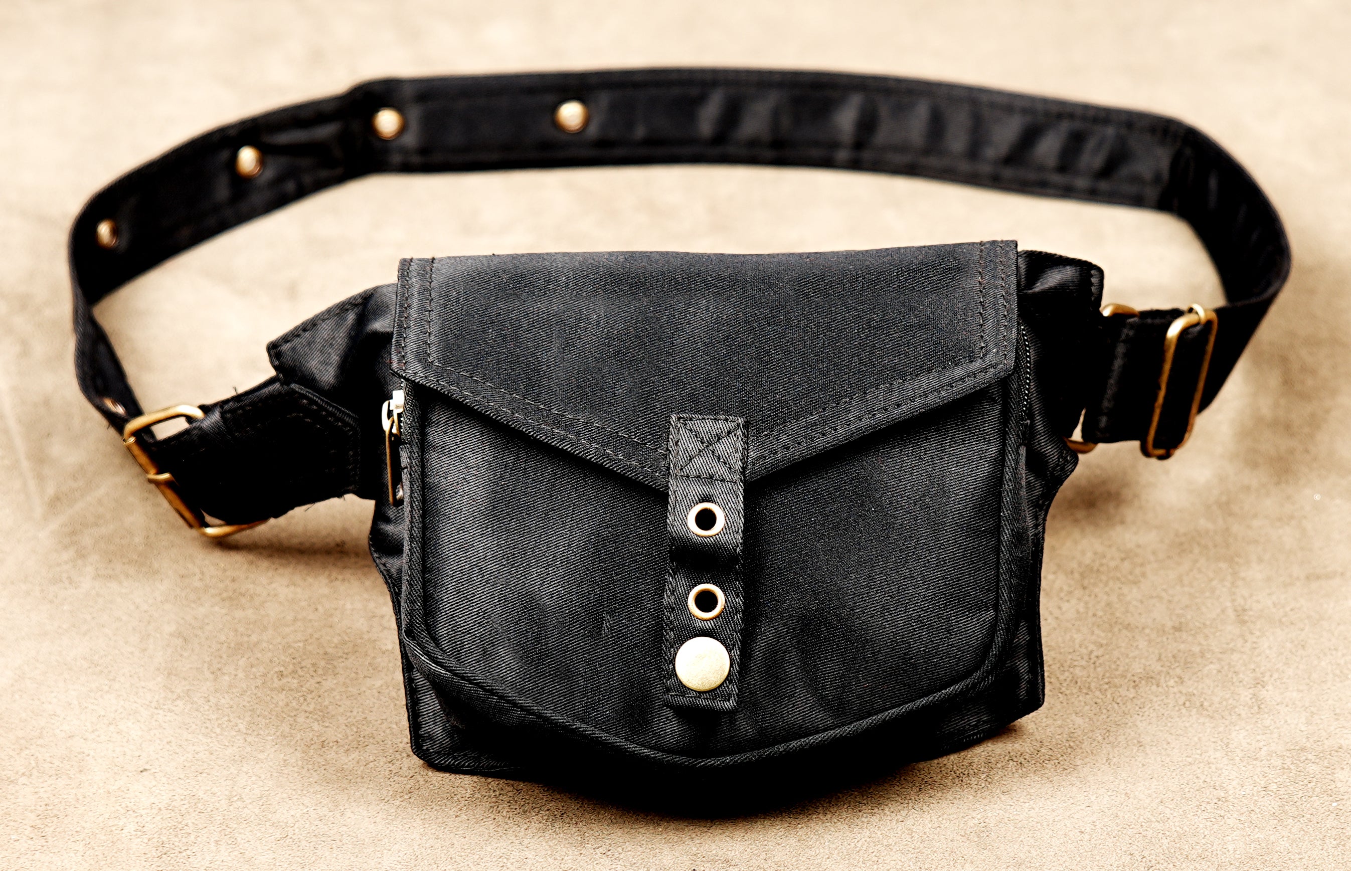 Adjustable strap black canvas belt bag with secure pockets