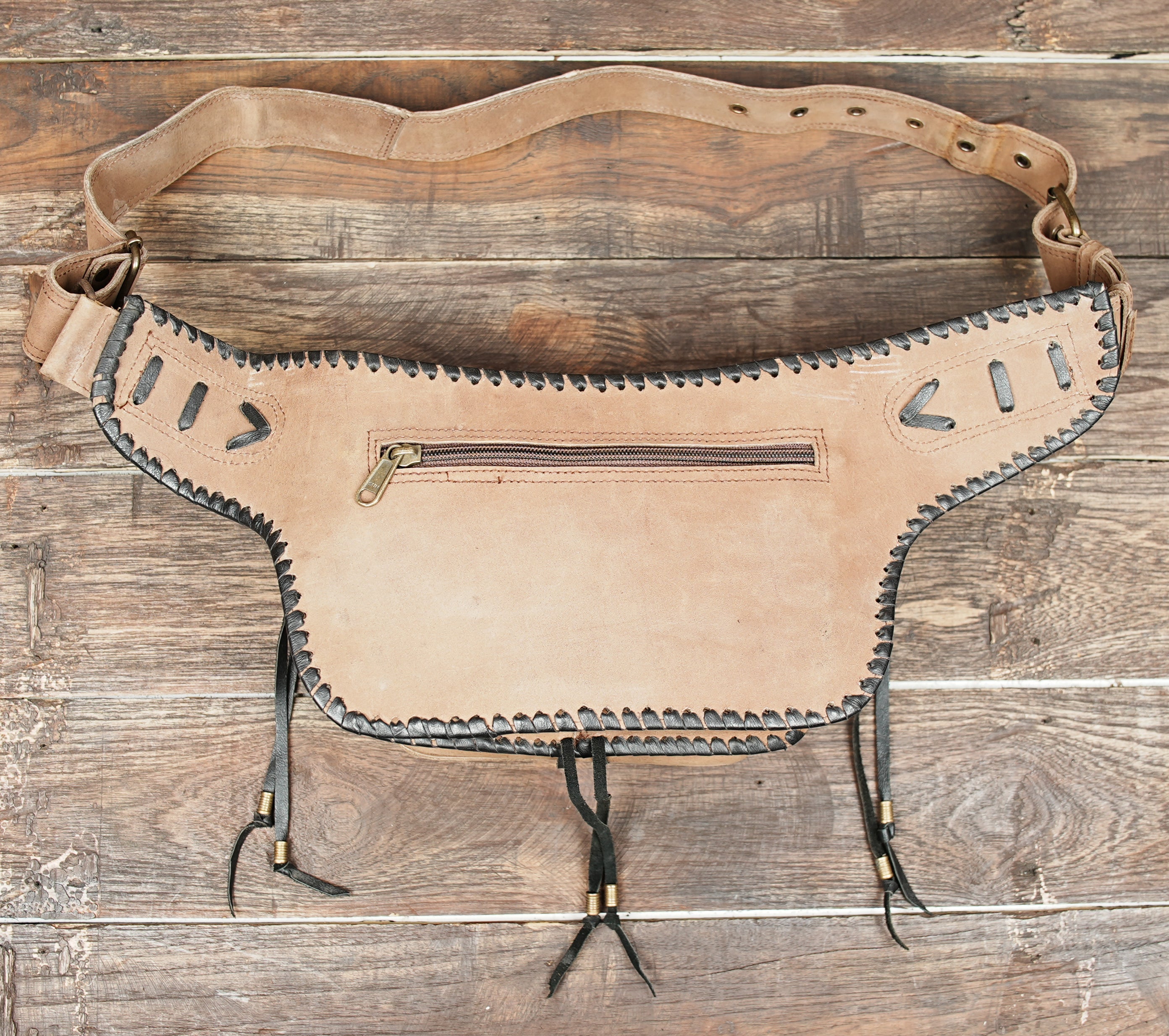 Rustic style leather waist belt pouch with durable construction