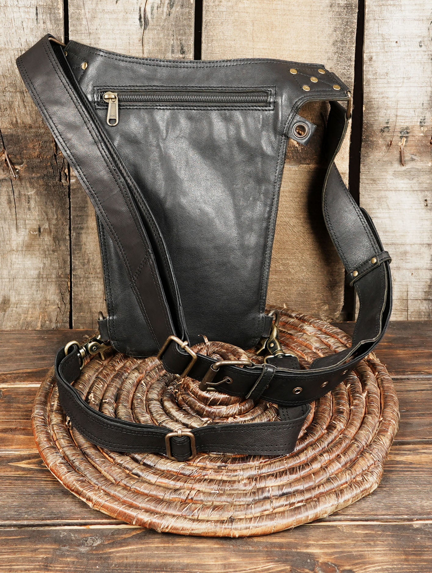 Genuine Black Leather Utility Belt with Zipper Pouch – Unisex Waist & Thigh Bag for Festivals, Travel & Renaissance Wear