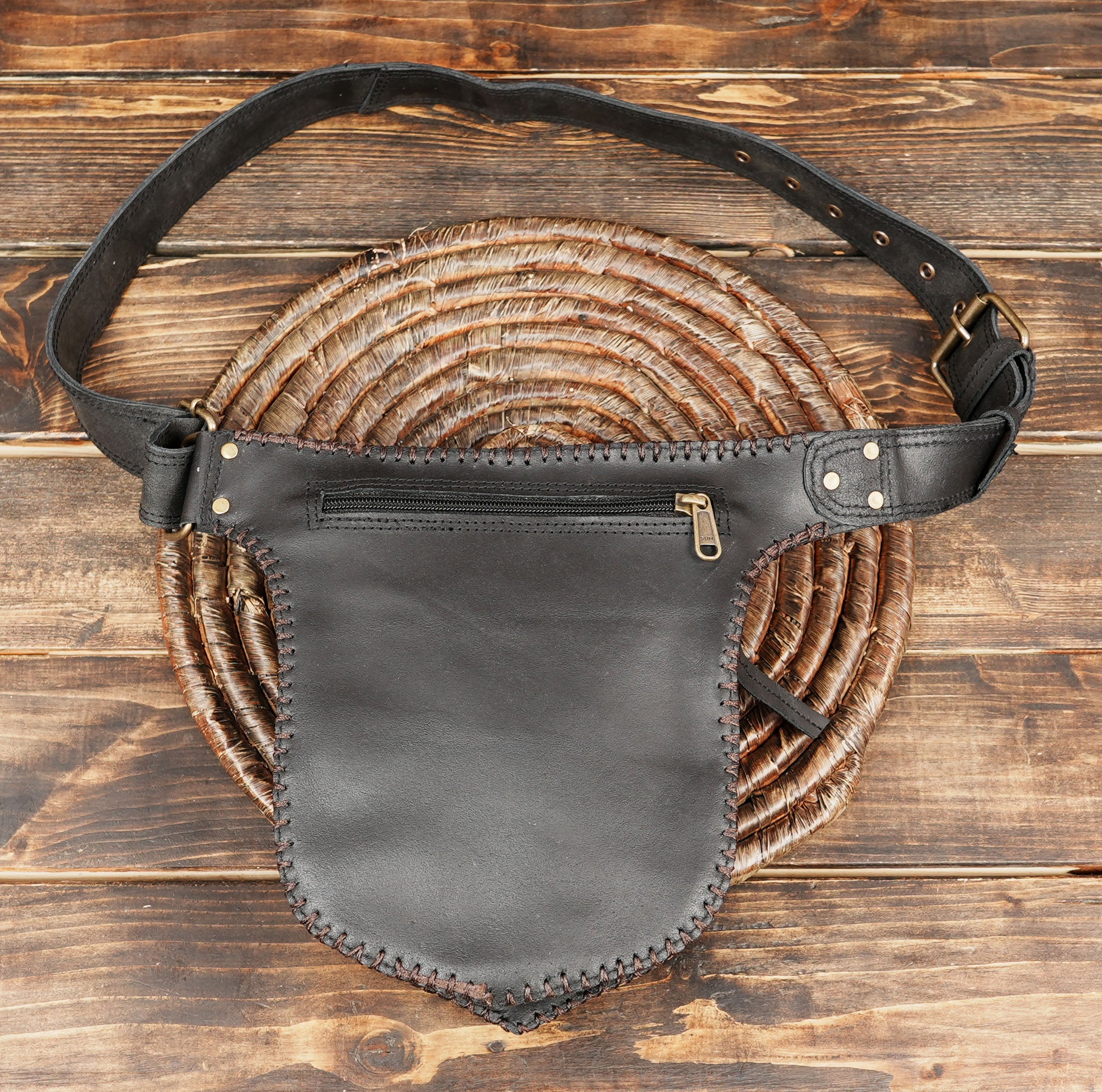 Premium Genuine Leather Waist Belt with Gemstone Pouch || Two-Tone Leather Waist Belt with Decorative Flap  (LT-AB-WB-6203)