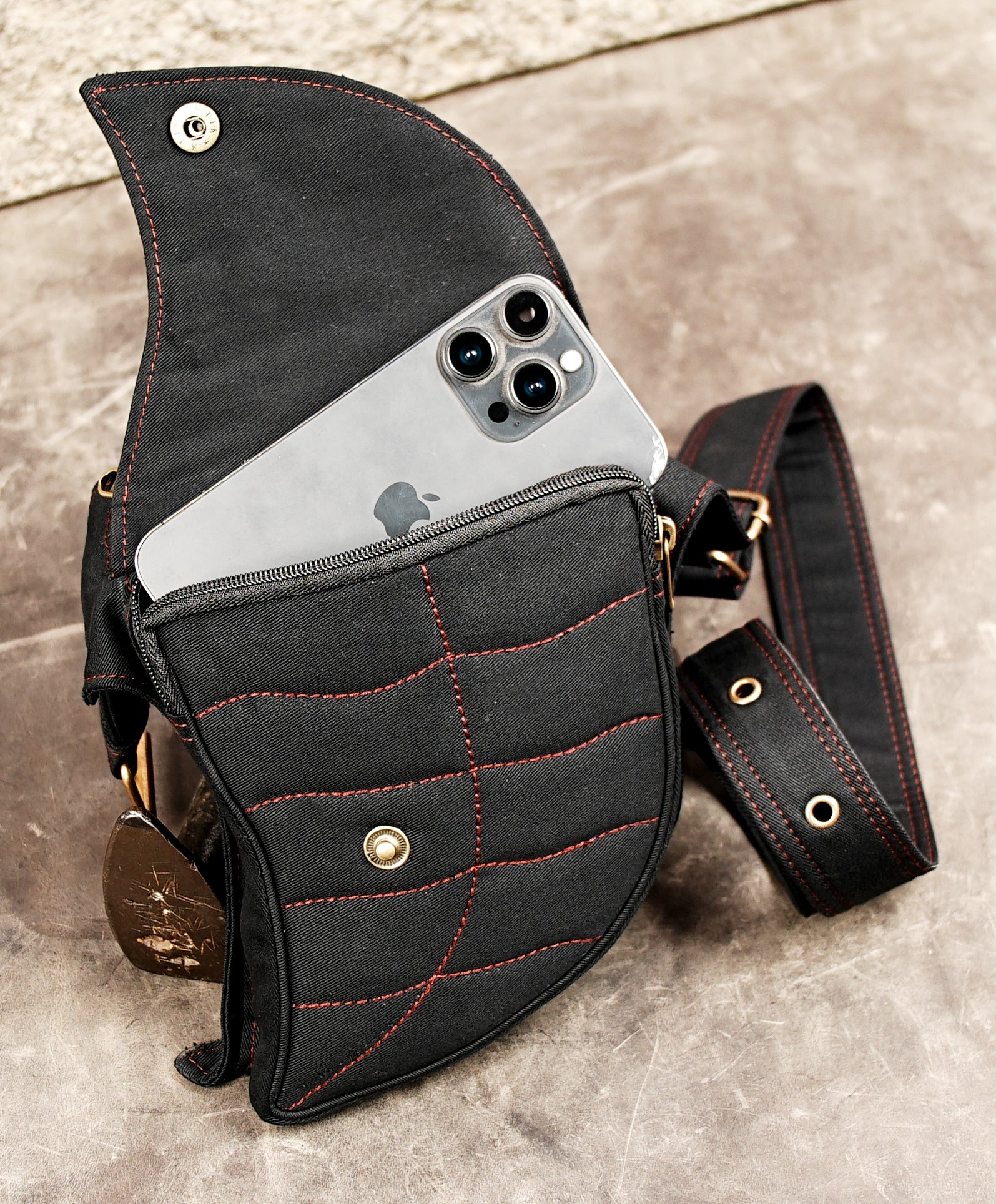 Festival money belt with hidden inner pocket and red embroidered pattern