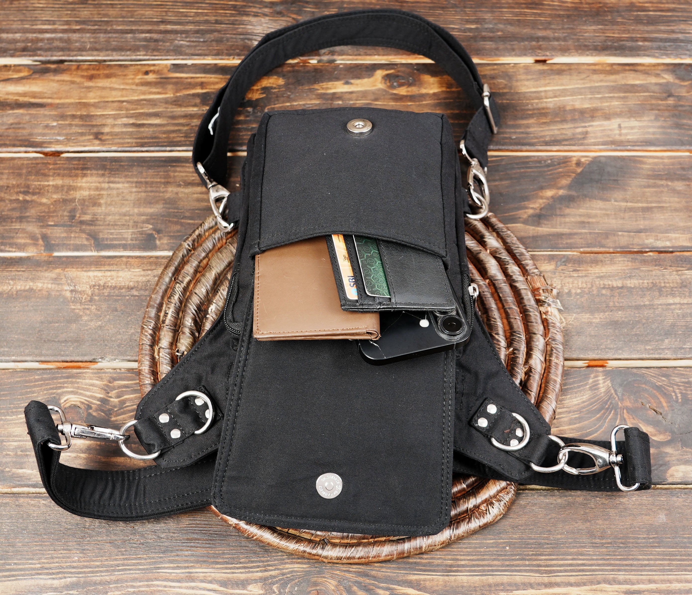 Durable cotton thigh bag with gothic-inspired ring embellishments