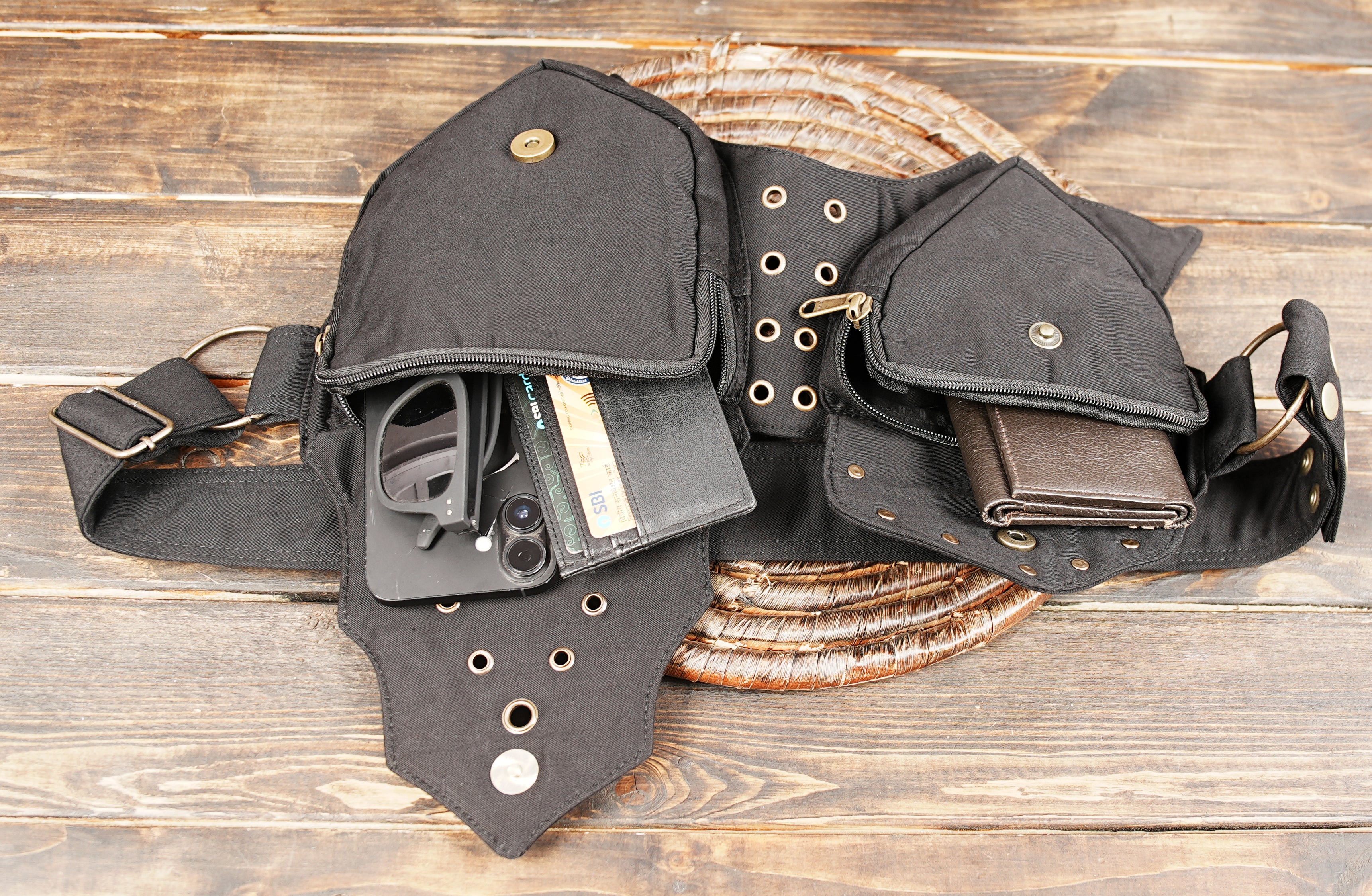 Adjustable cotton belt bag with two practical festival storage pockets