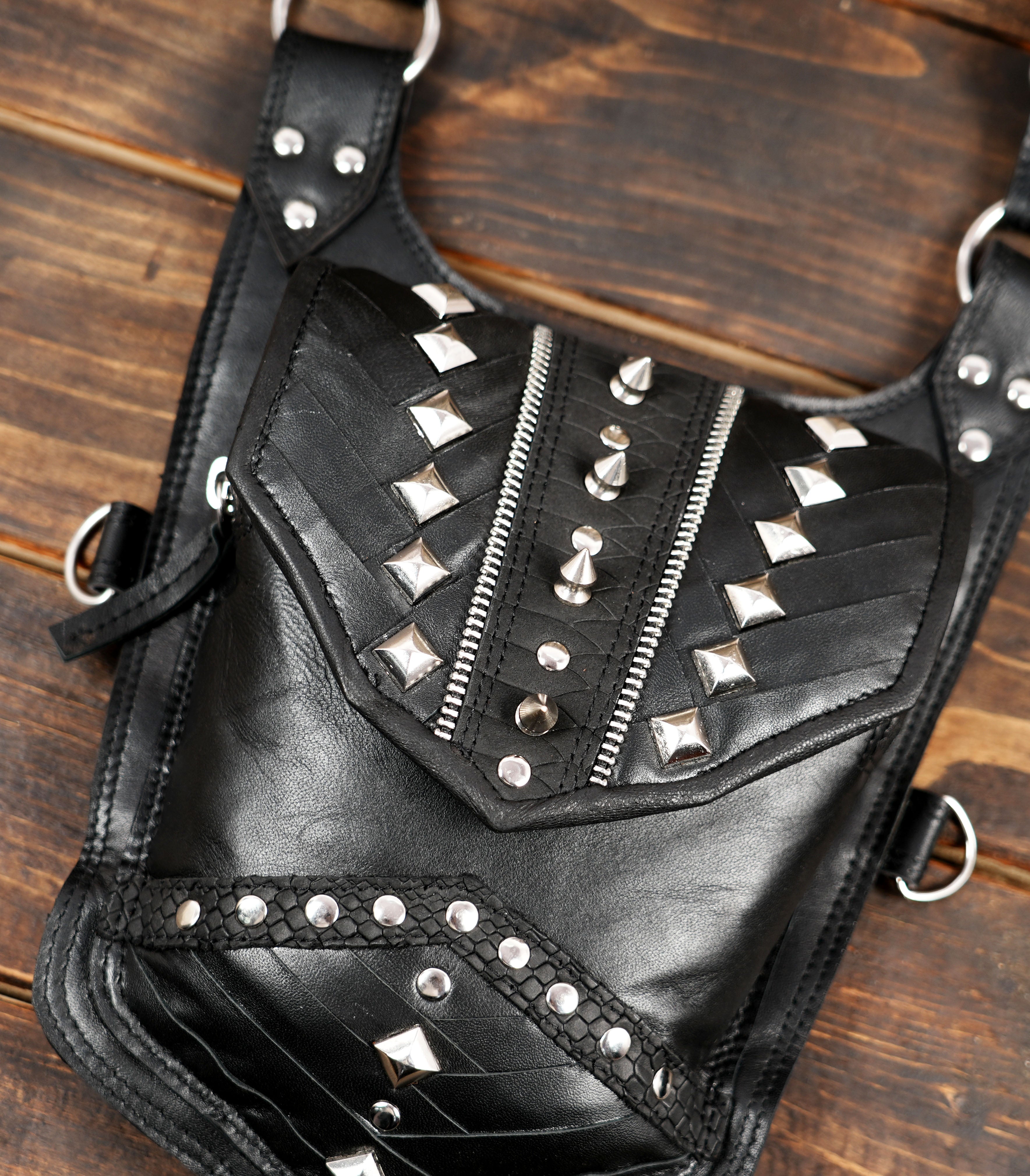 leather holster for festivals, cosplay and streetwear