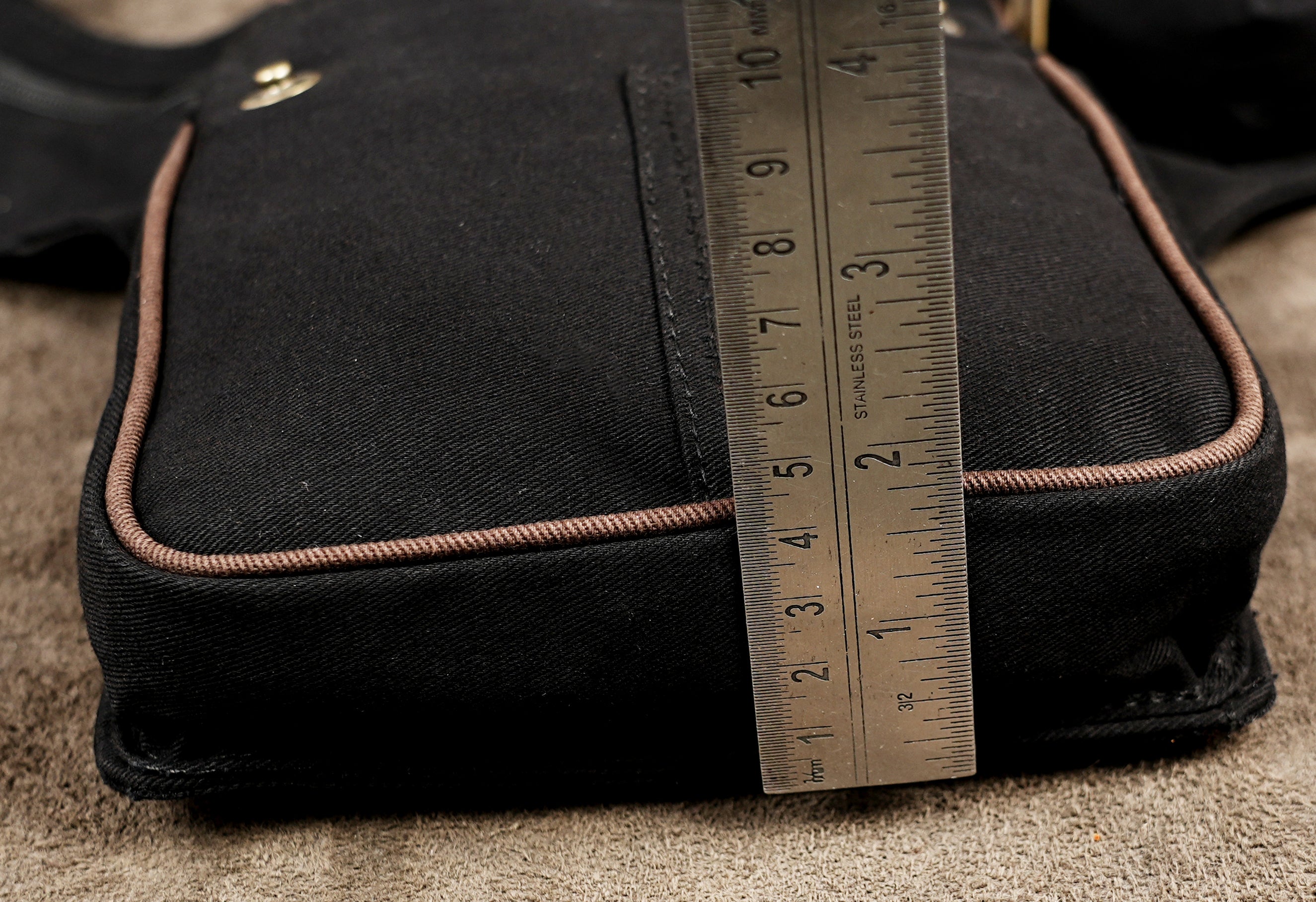 Black cotton money belt with secure zip compartments