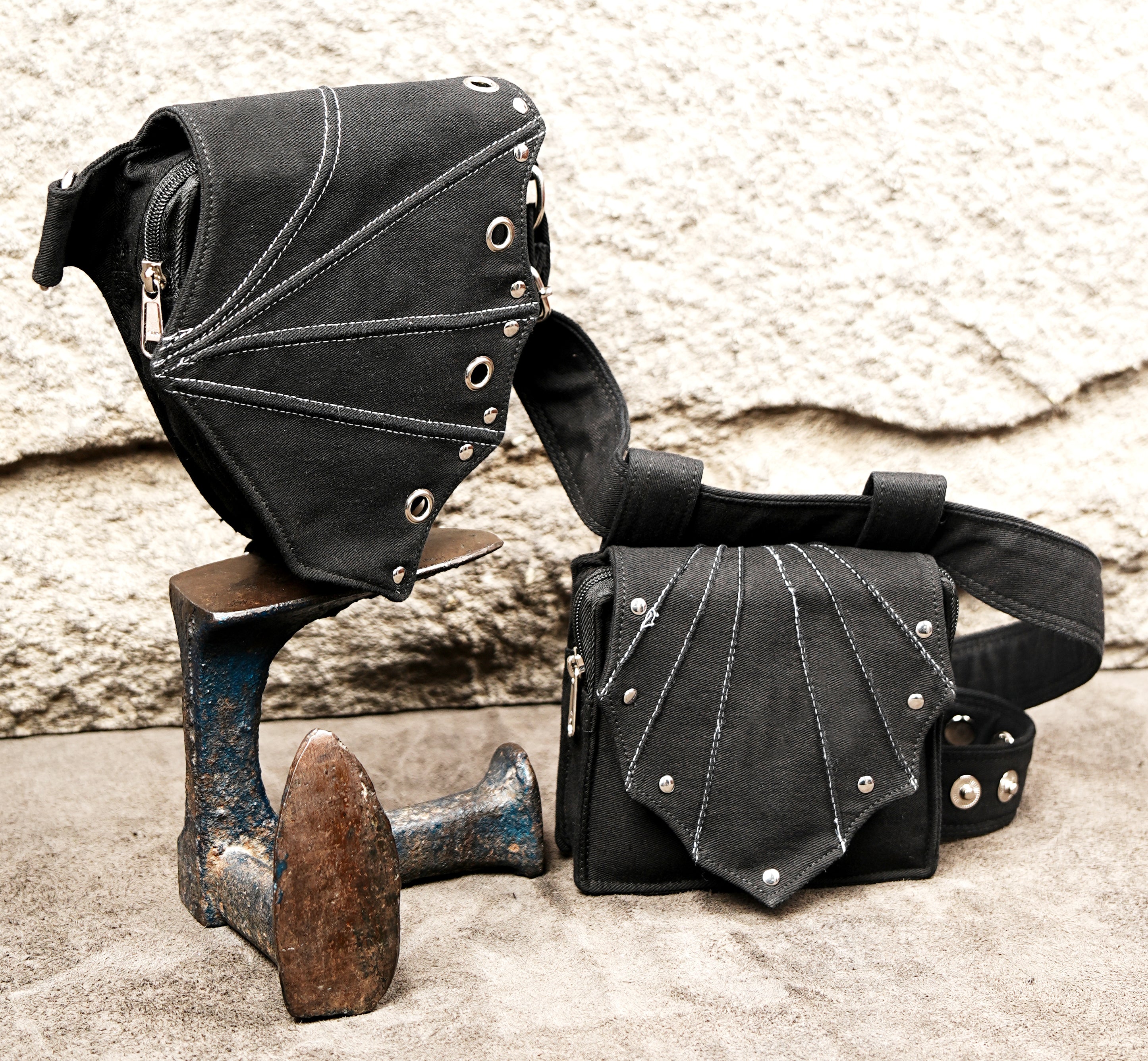 Travel belt bag with adjustable strap
