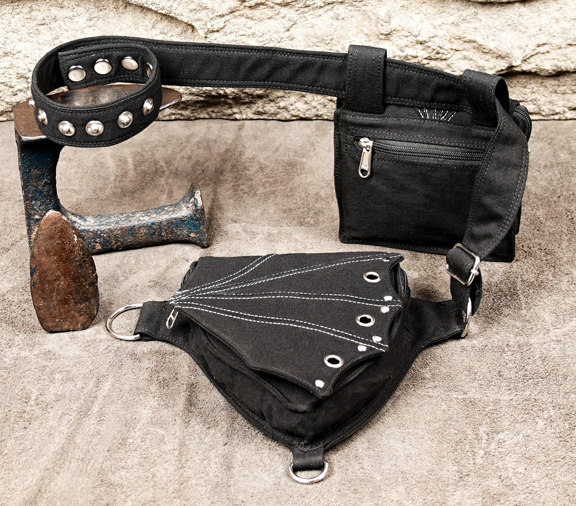 Cotton canvas hip bag with fan stitching