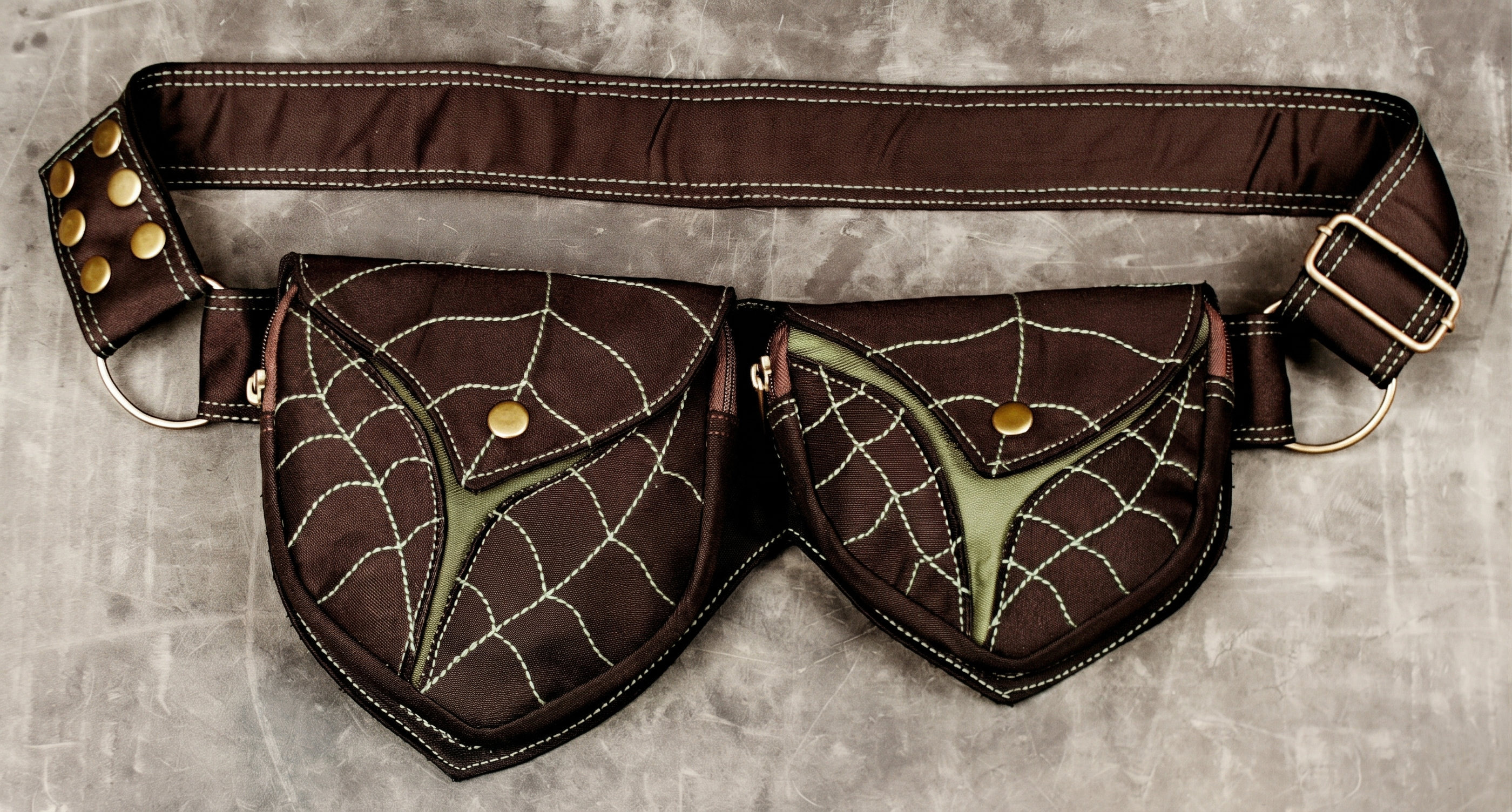 Cotton utility waist belt with two heart-shaped pockets and web pattern
