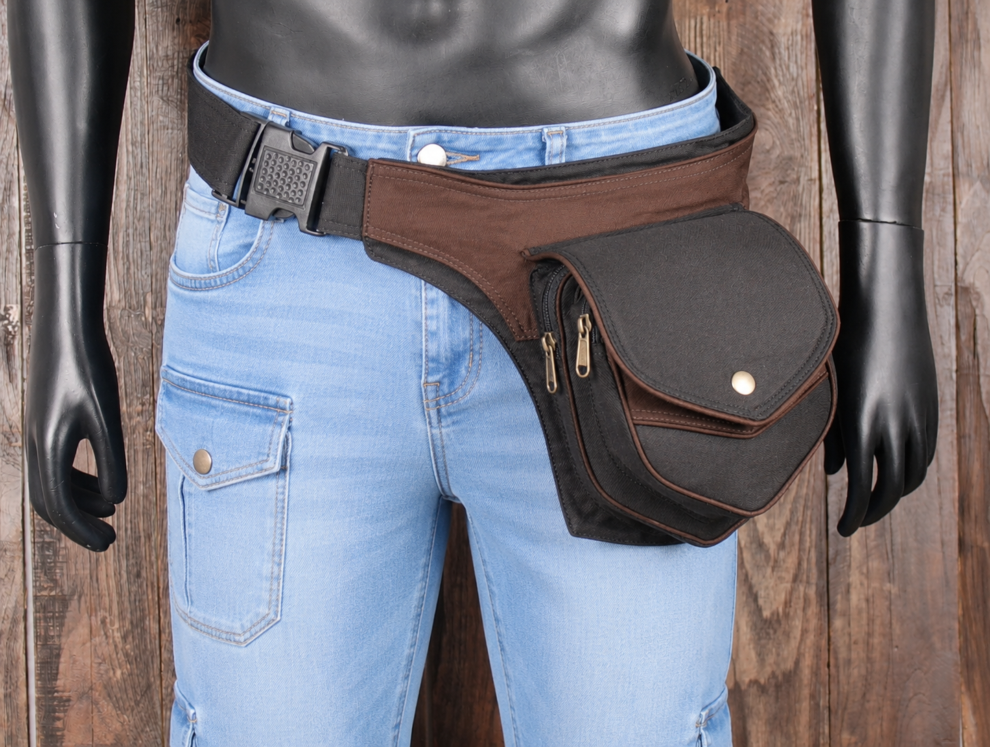 Everyday carry waist bag with functional storage compartments