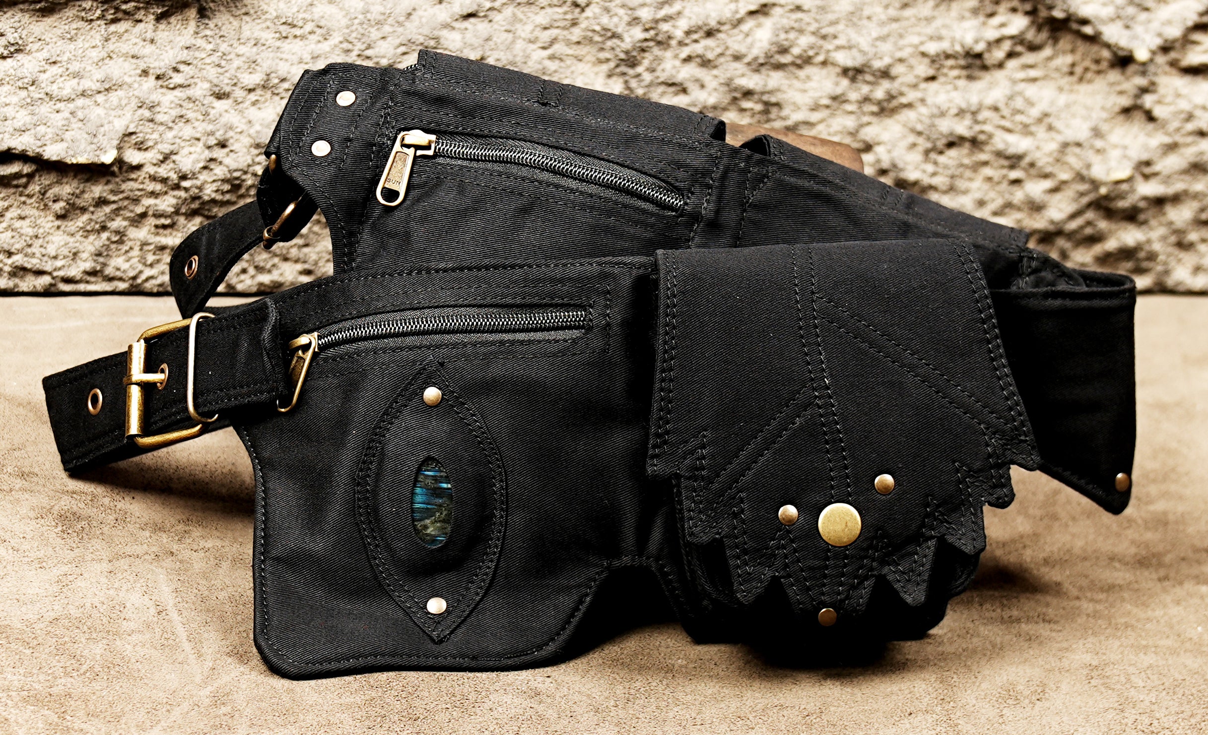 Leaf-pattern black cotton pocket belt with brass hardware for festivals